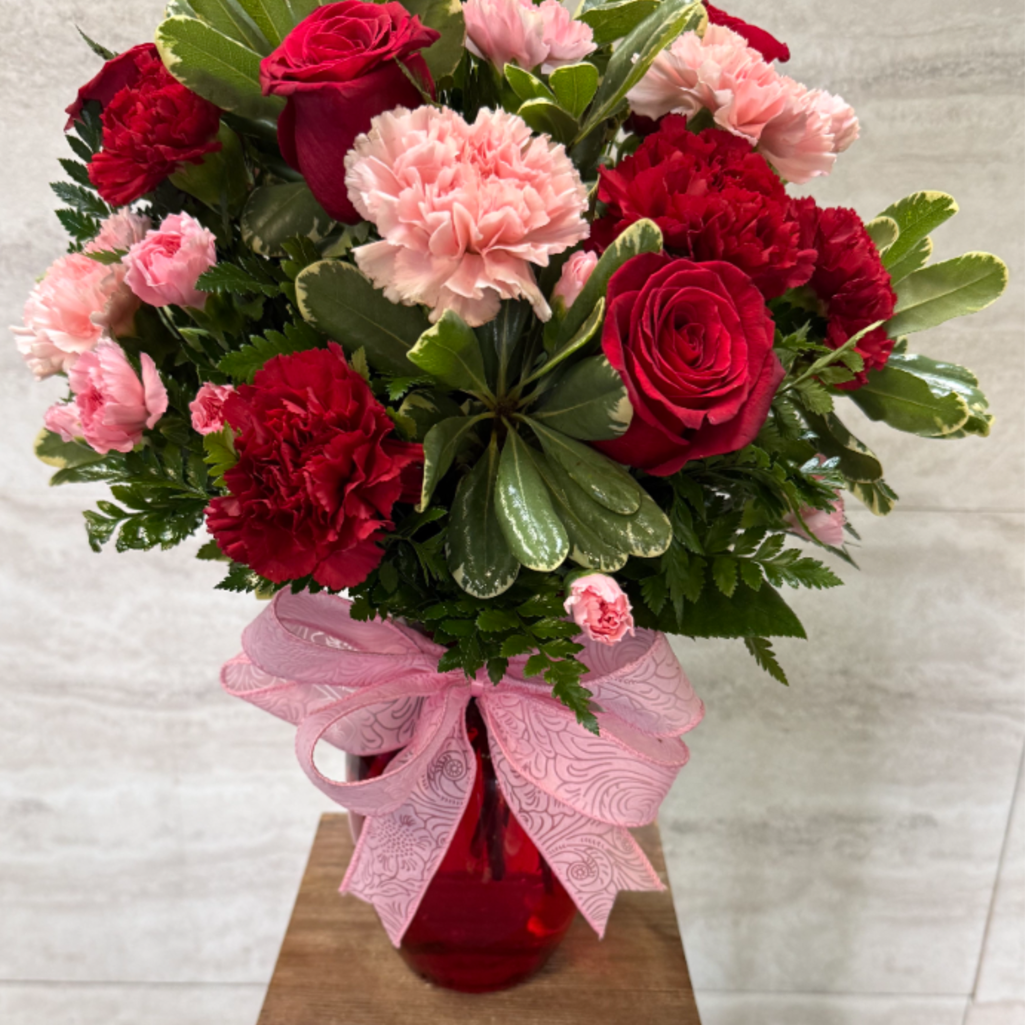 (ALL-ROUND) Amazing combo of pink and red, giving it just the right
