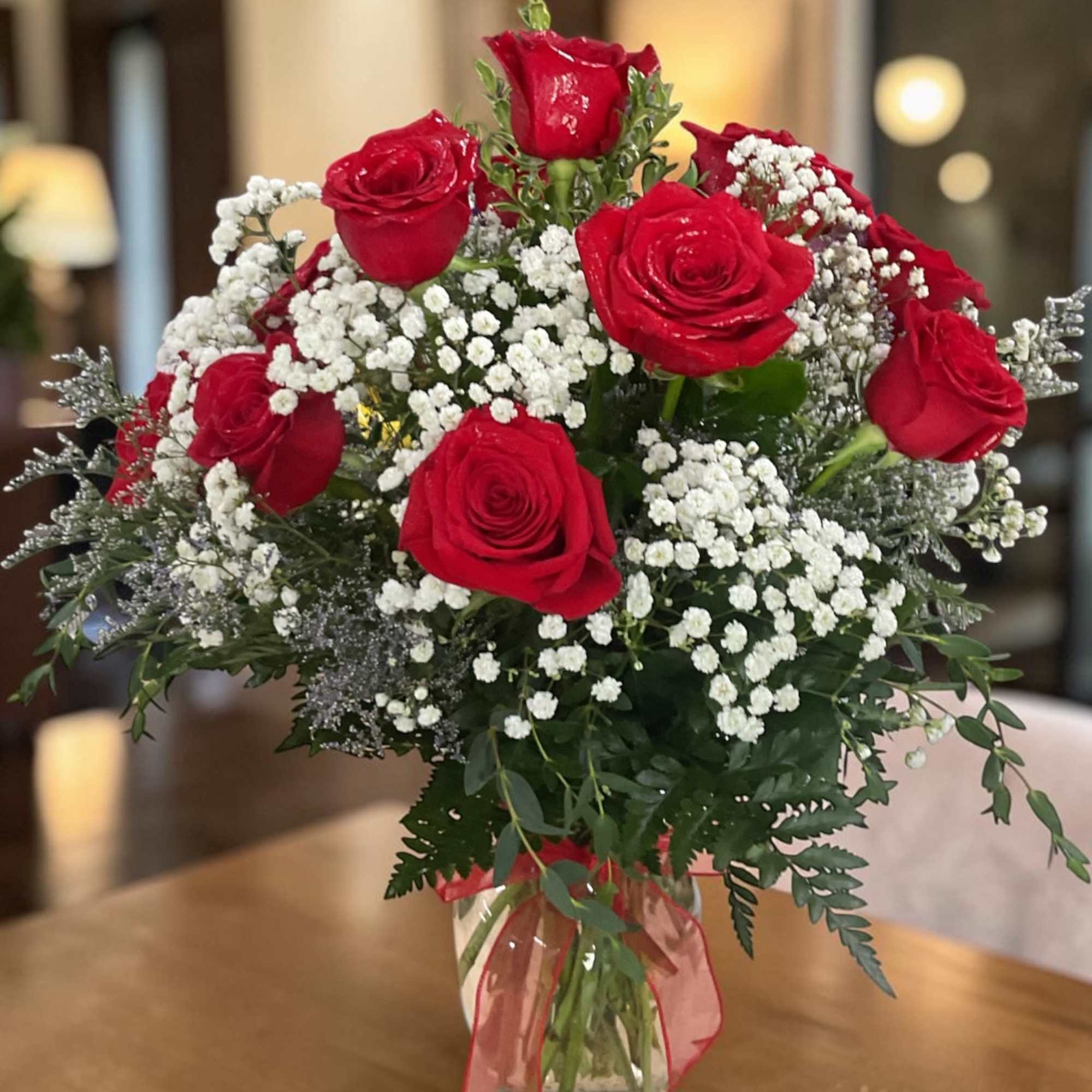 Classic Dozen Red Roses &ndash; Premium Long Stem Red Rose Arrangement

A dozen