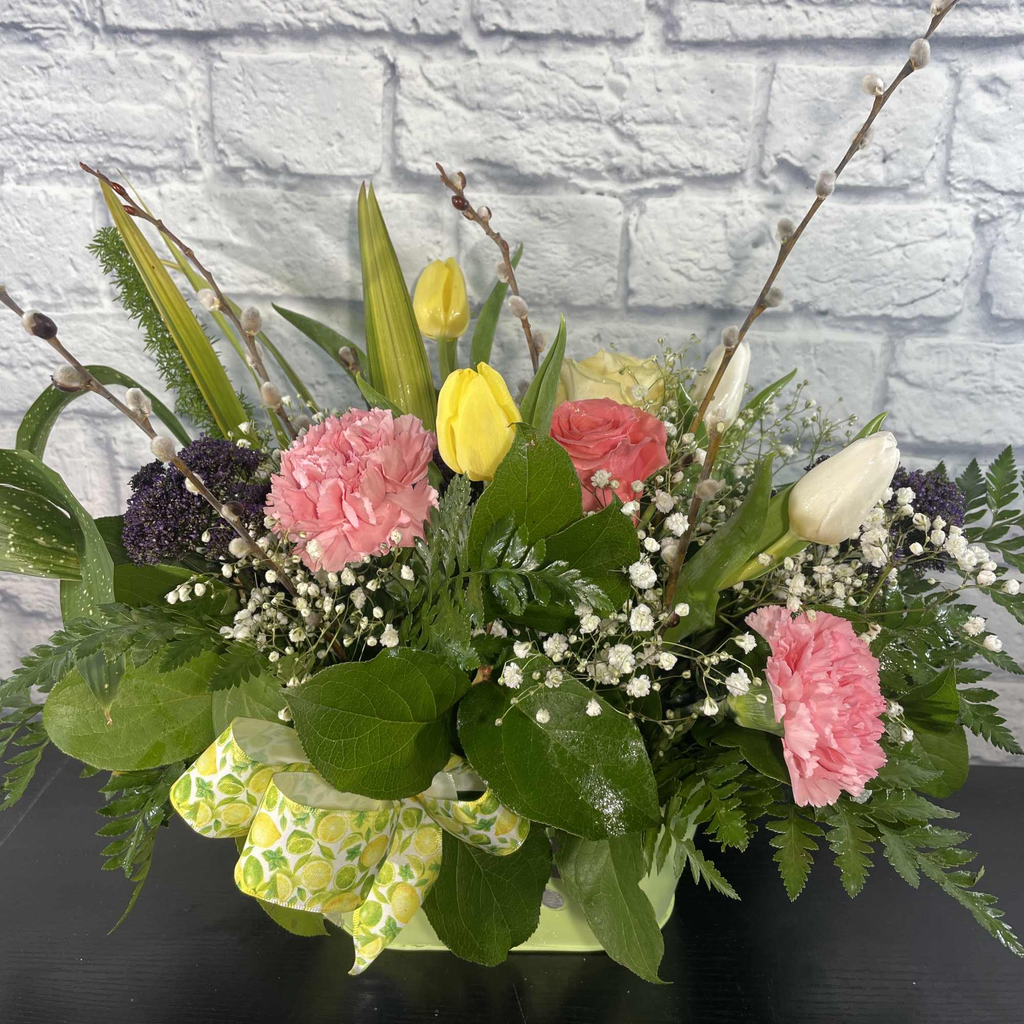 Spring day will cue all of your rainy day blues. The vase