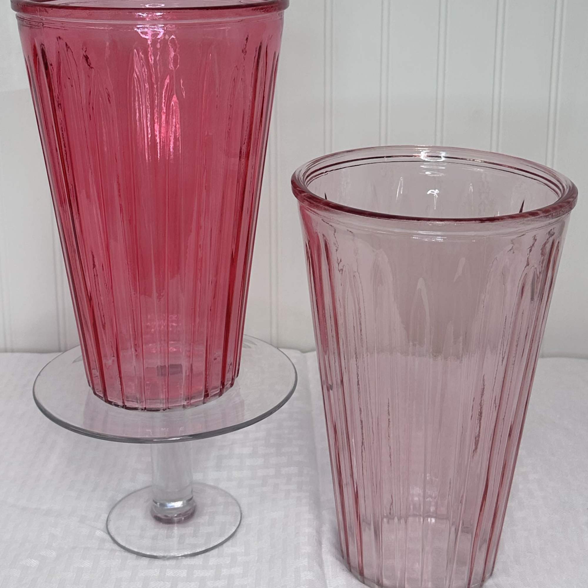 The Sara is a timeless masterpiece for Mother's Day. The gorgeous arrangement