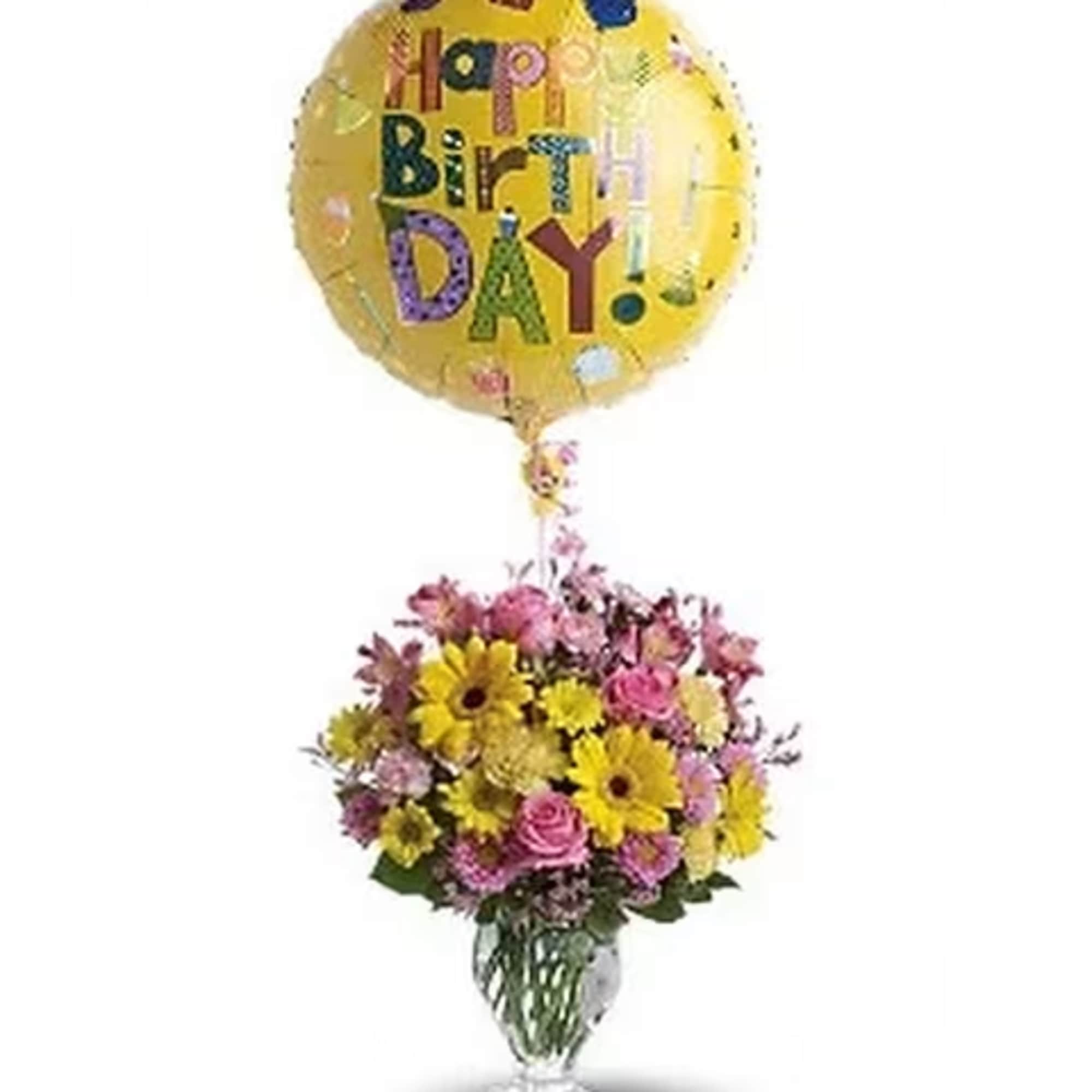 Pure pretty! This classic floral design puts a romantic spin on your