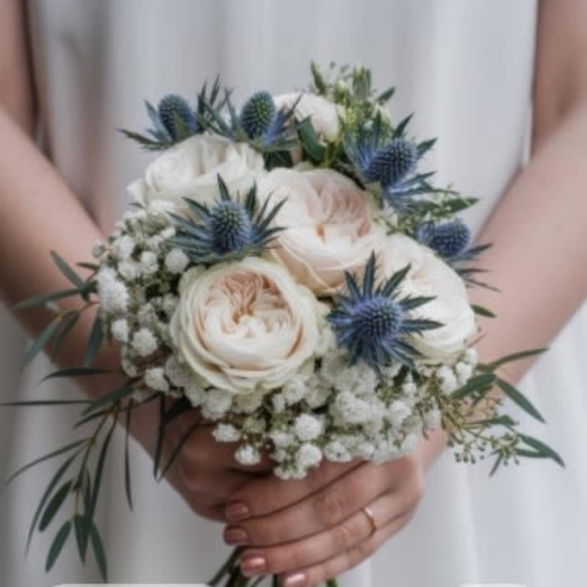 This Prom Combo allows you to customize your flower options
Standard - Boutonniere