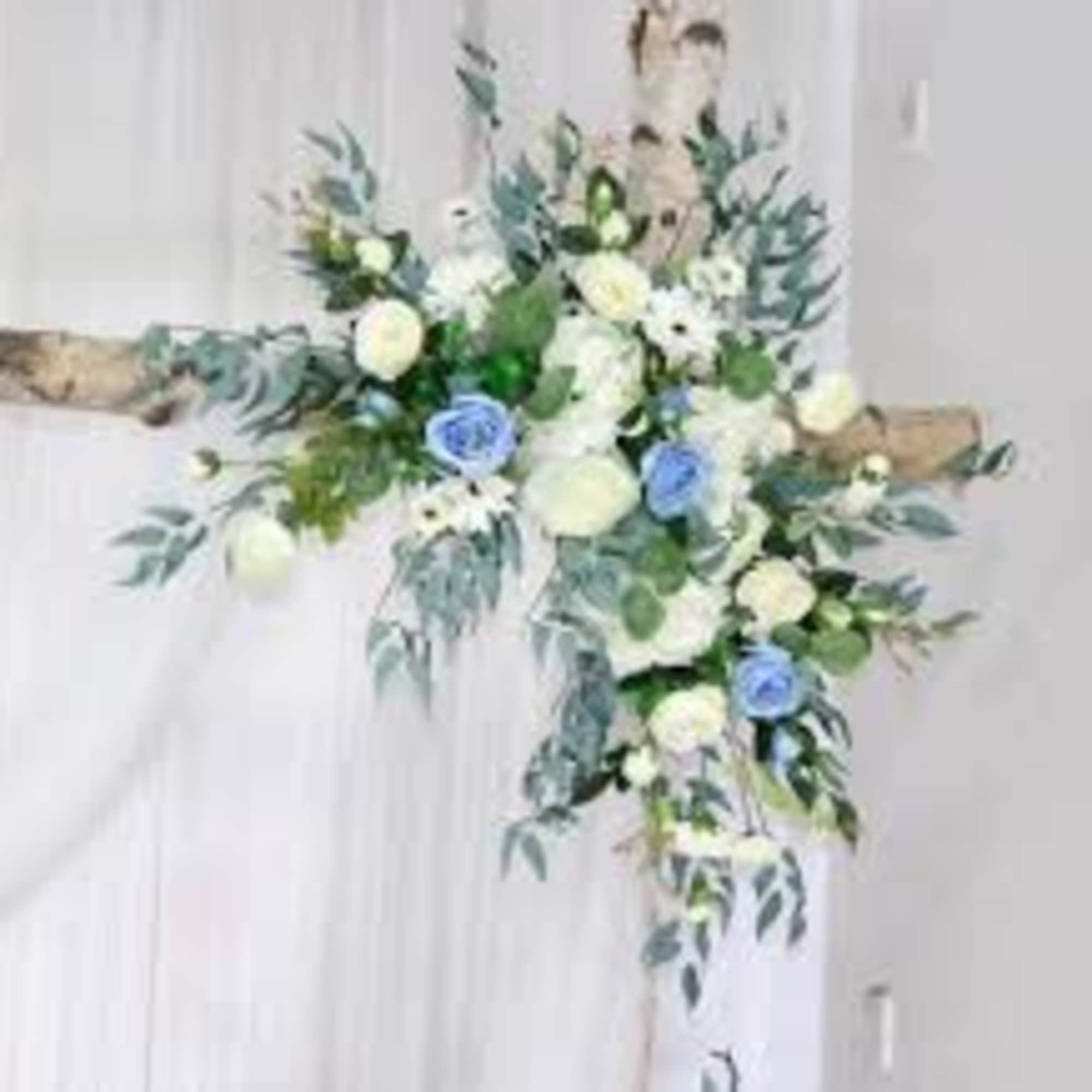 To tropical spray arrangements that can be strapped on to any Archway