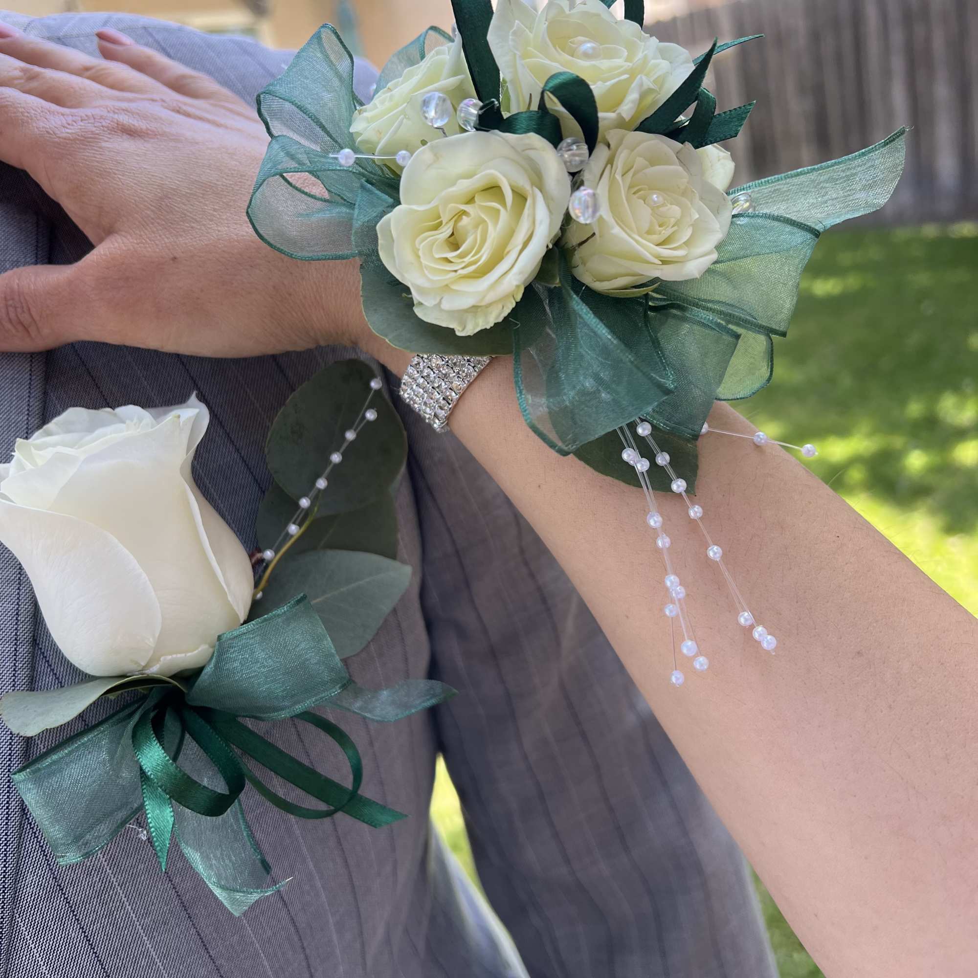 Elegant Graduation Accessory. Celebrate graduation in style with this beautifully coordinated green