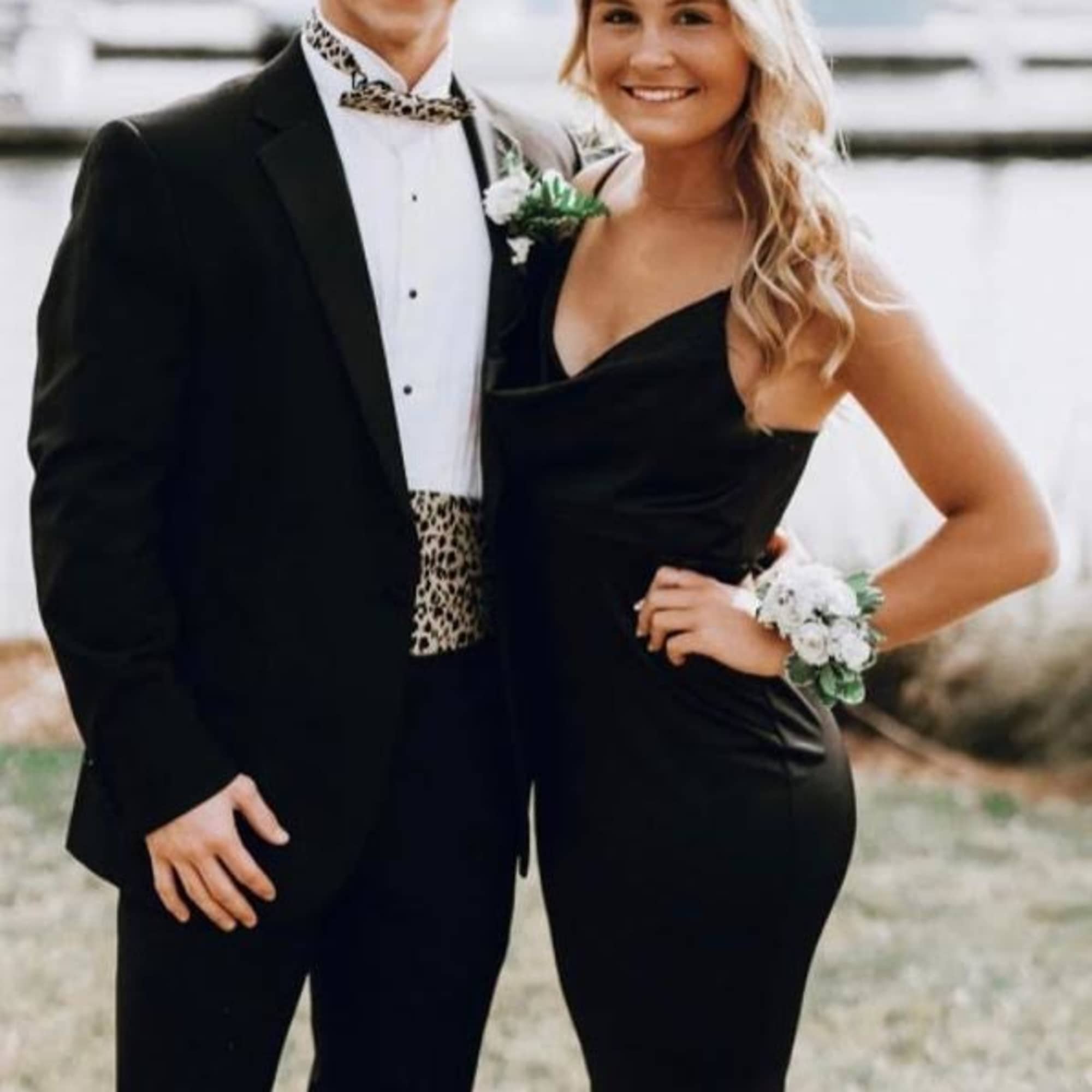 Our corsage and boutonniere package is perfect for your prom, wedding, or