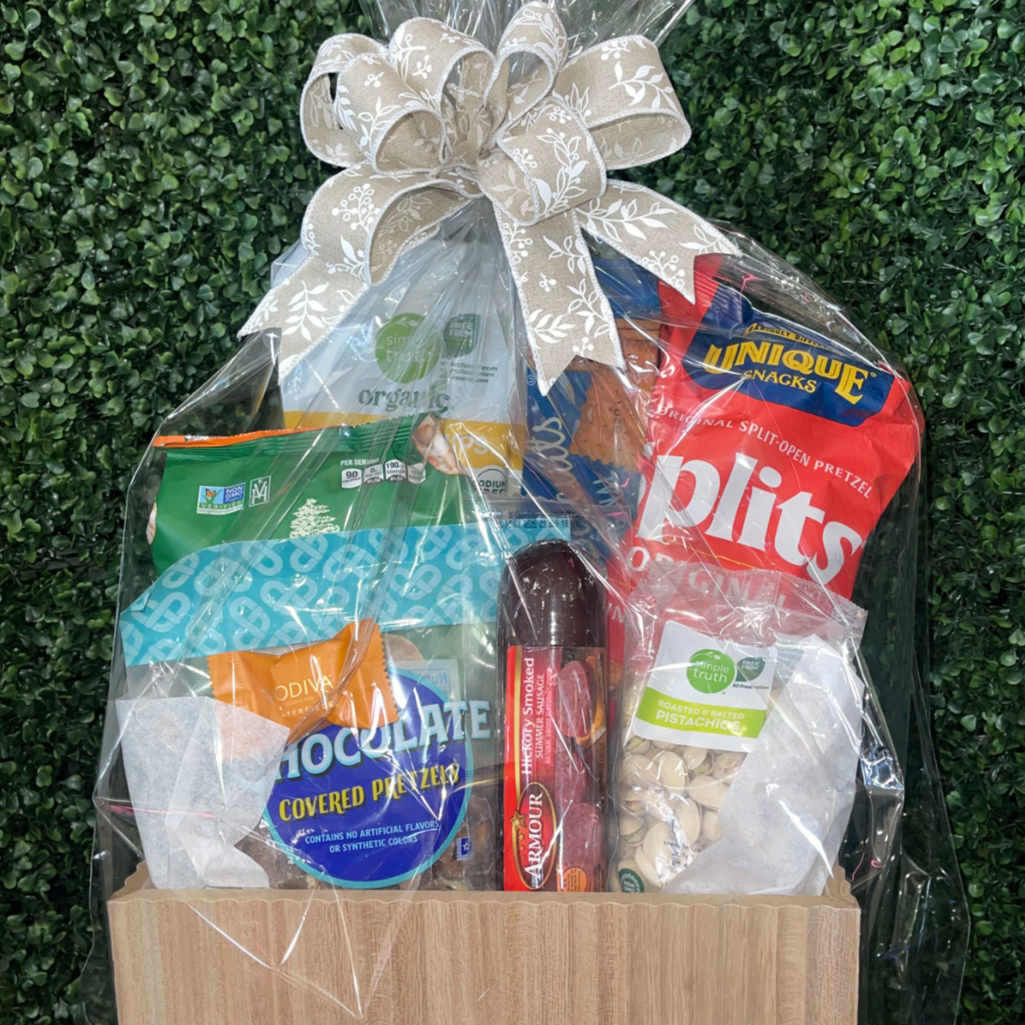 No matter the occasion, Make every gift this delicious basket. A crave-worthy