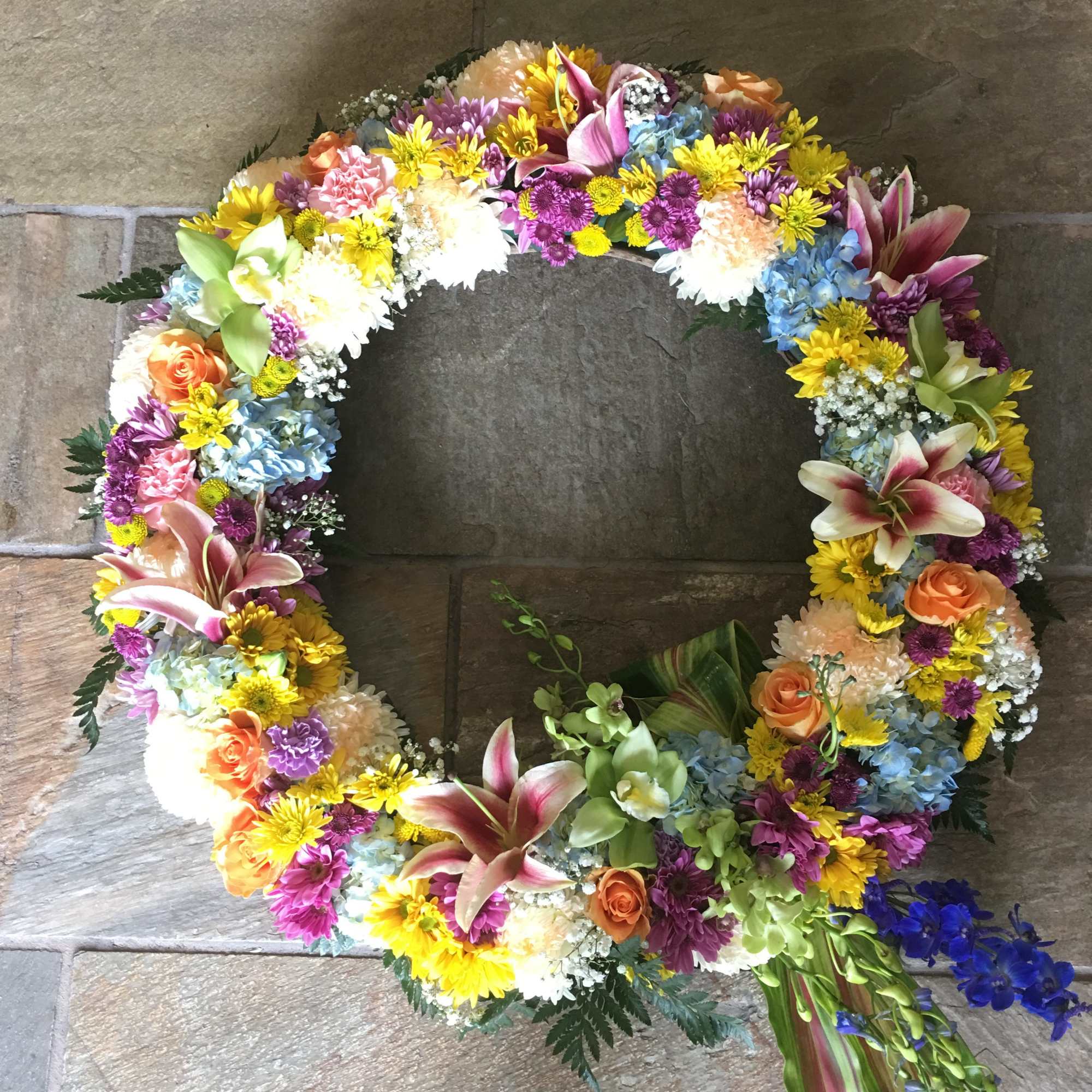 Beautiful pastel open ring wreath for male and female.