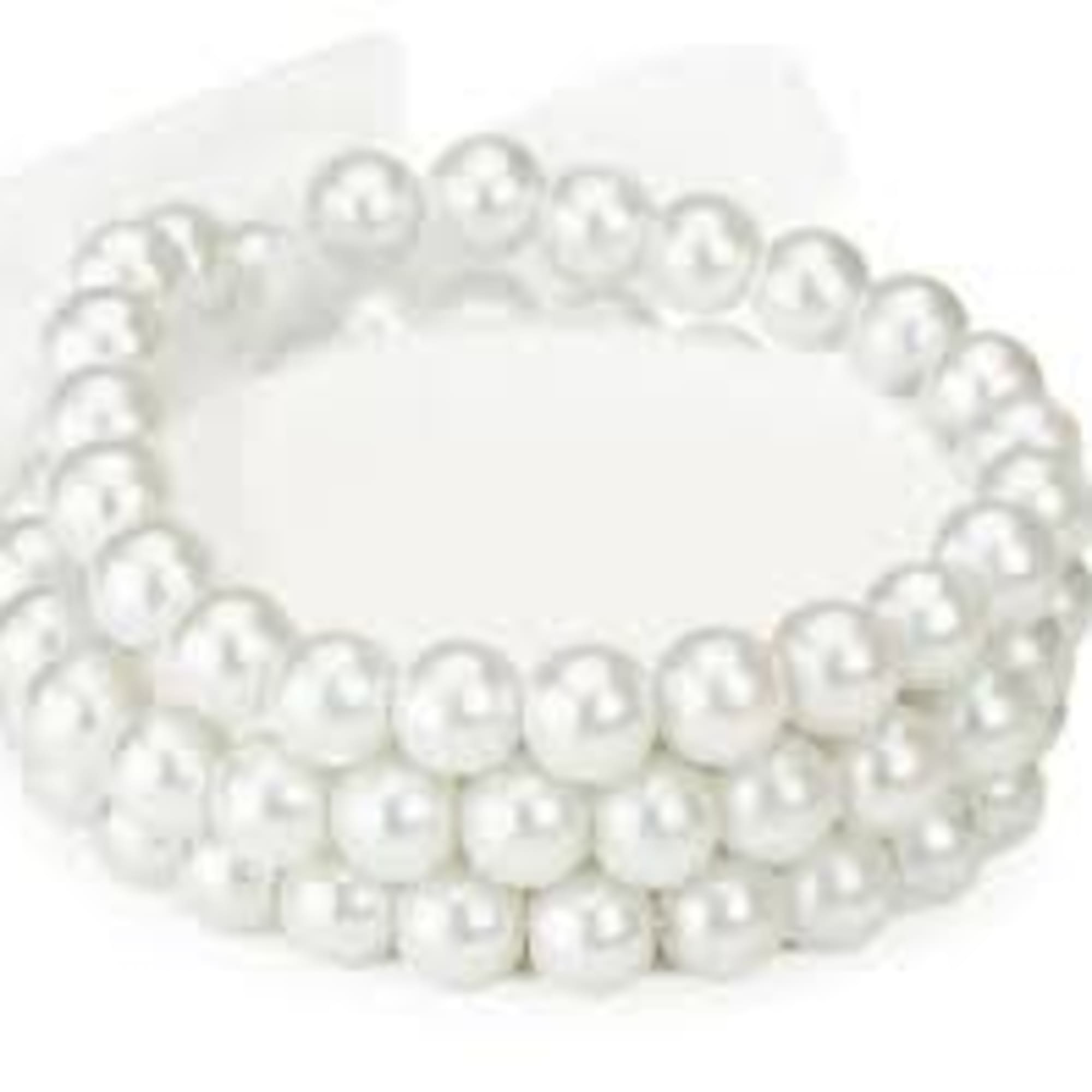 White beaded bracelet with pearl-like beads