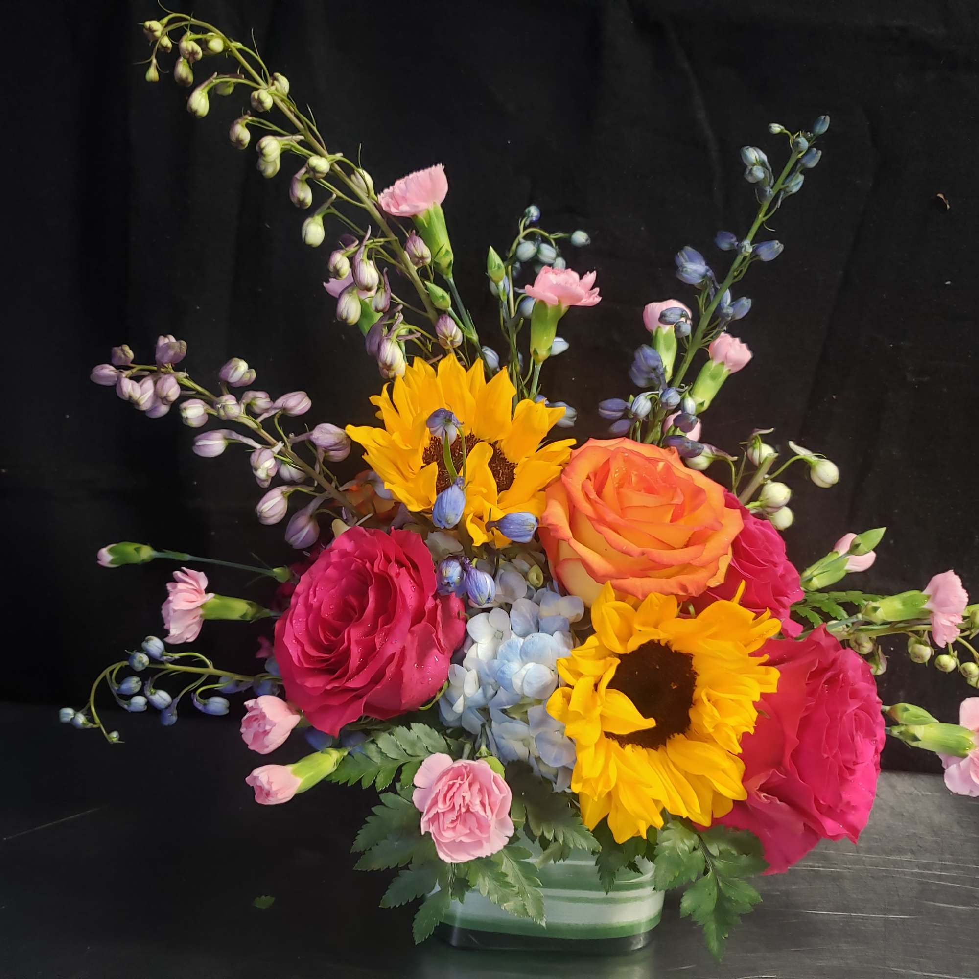 A sunny burst of color that reads like a celebration in bloom