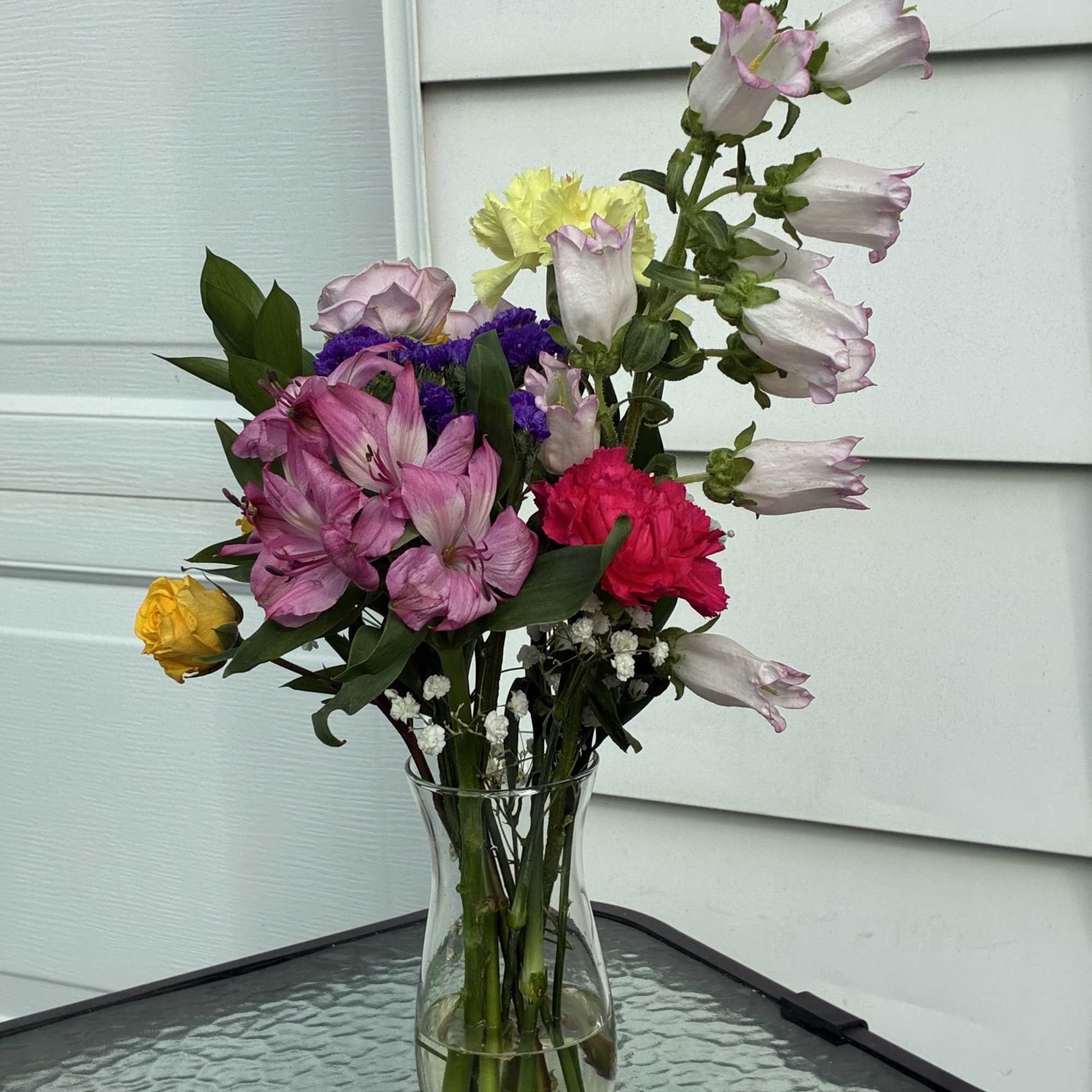 Let our designer create something beautiful just for you. Using the freshest