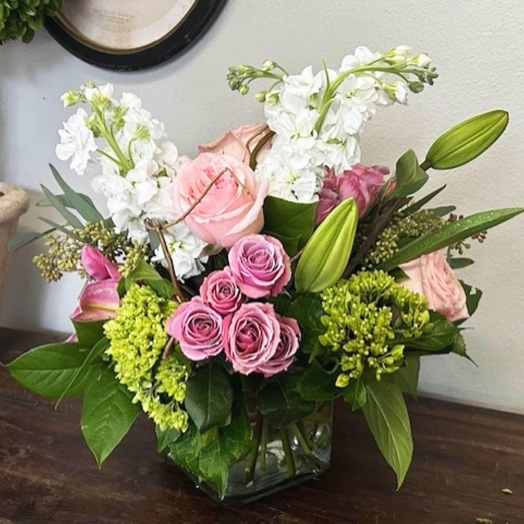 Charming Novelty with a Natural Touch
Meet "Twiggy," a cute and charming novelty