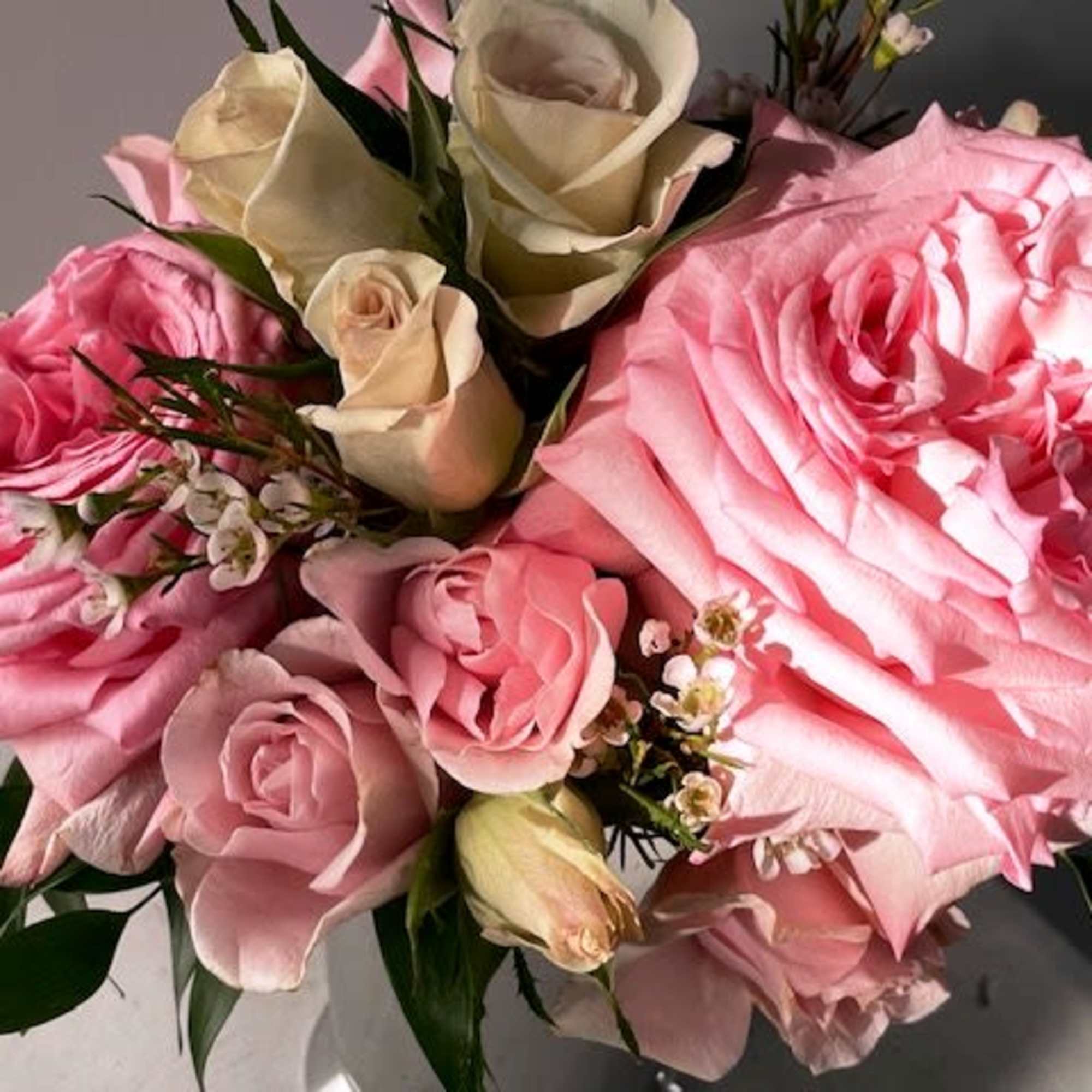 A Classic and Lovely Gift
The "Julep Cup" arrangement is a gift that