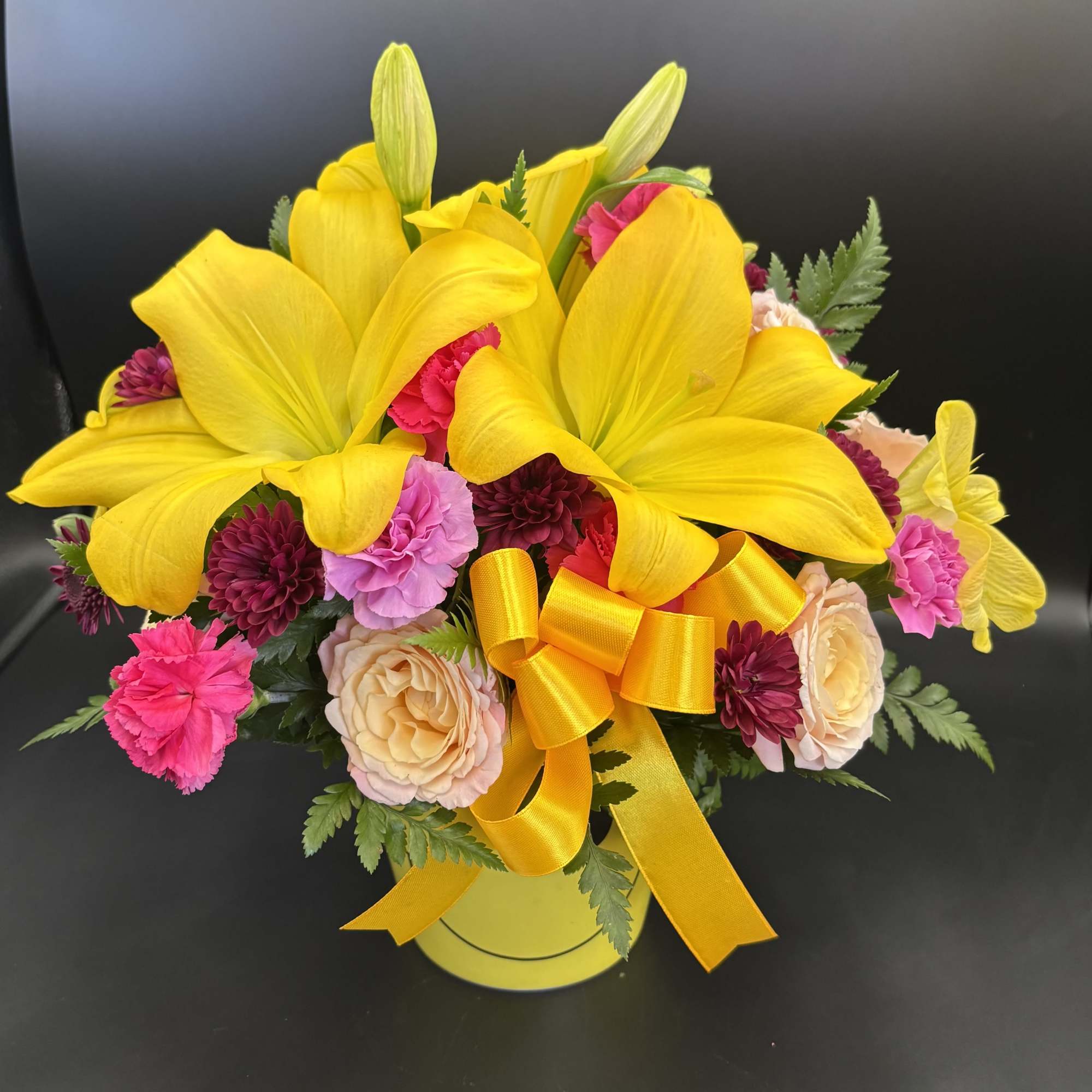 Fresh flowers in vase 