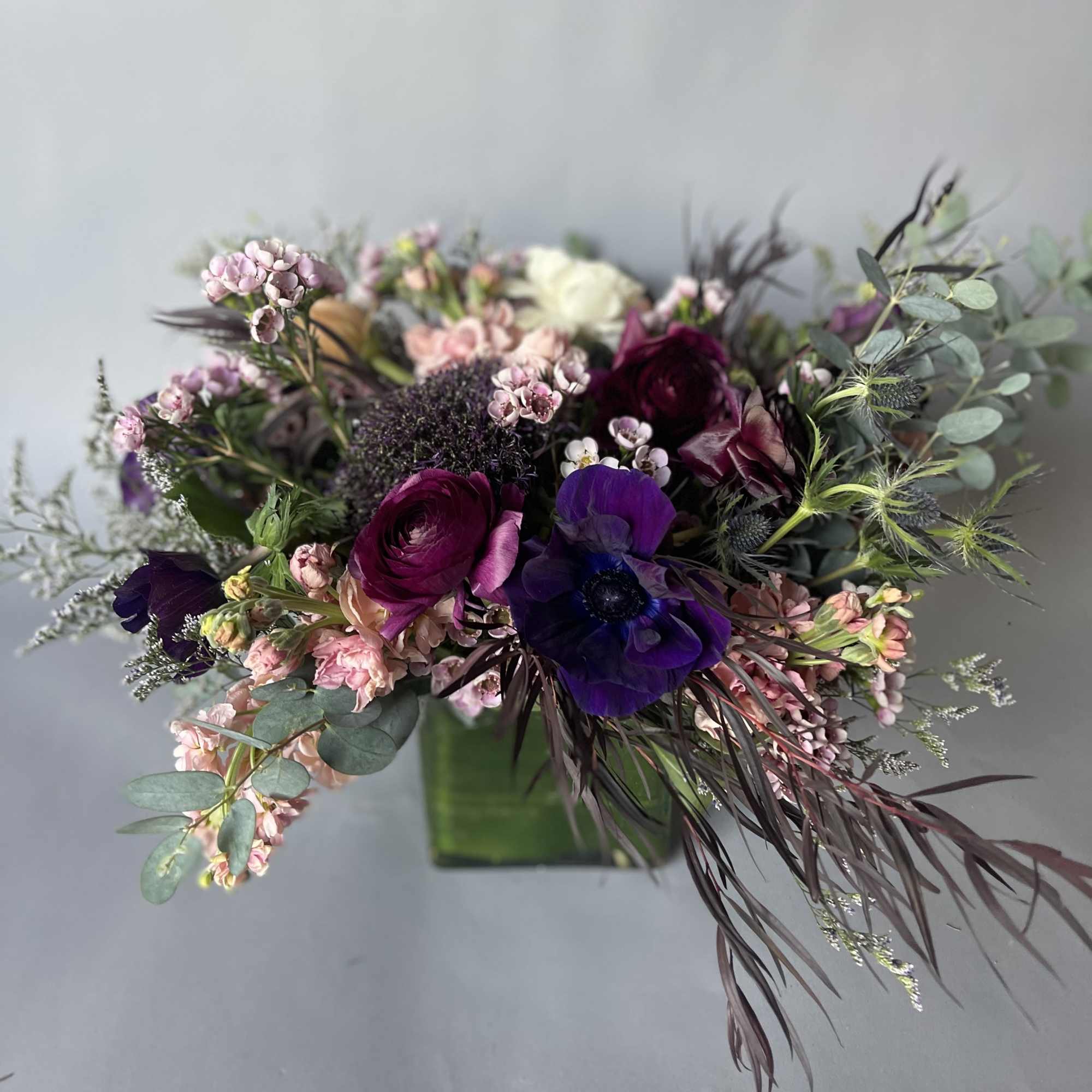 We will design with the flowers of the day~ this designers style