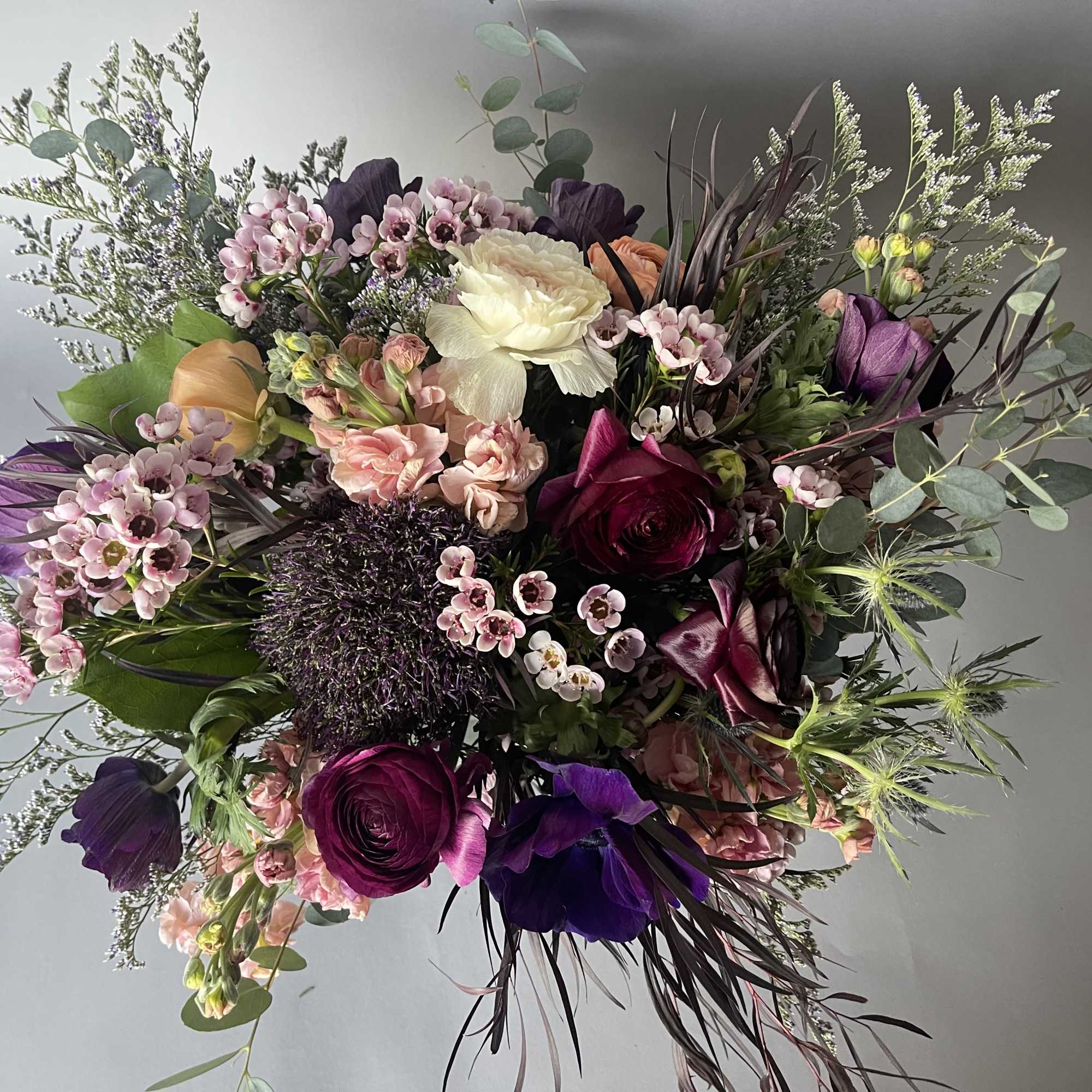 We will design with the flowers of the day~ this designers style