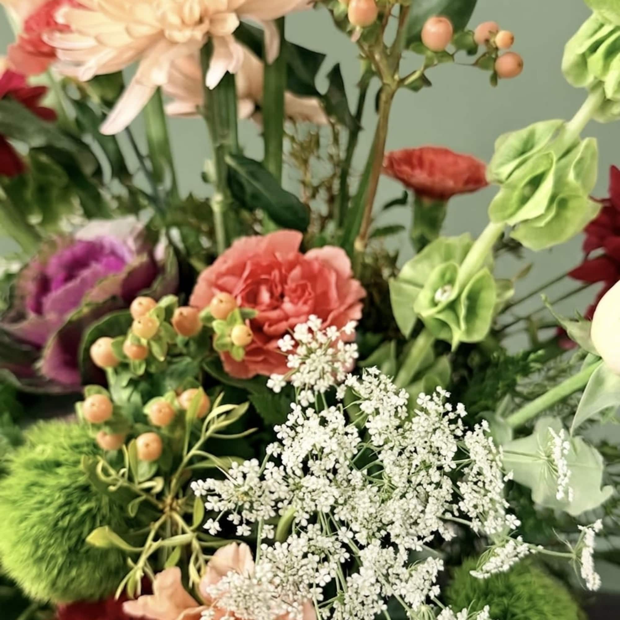 Our signature take on Spring. A wild, sophisticated blend of flowers. The