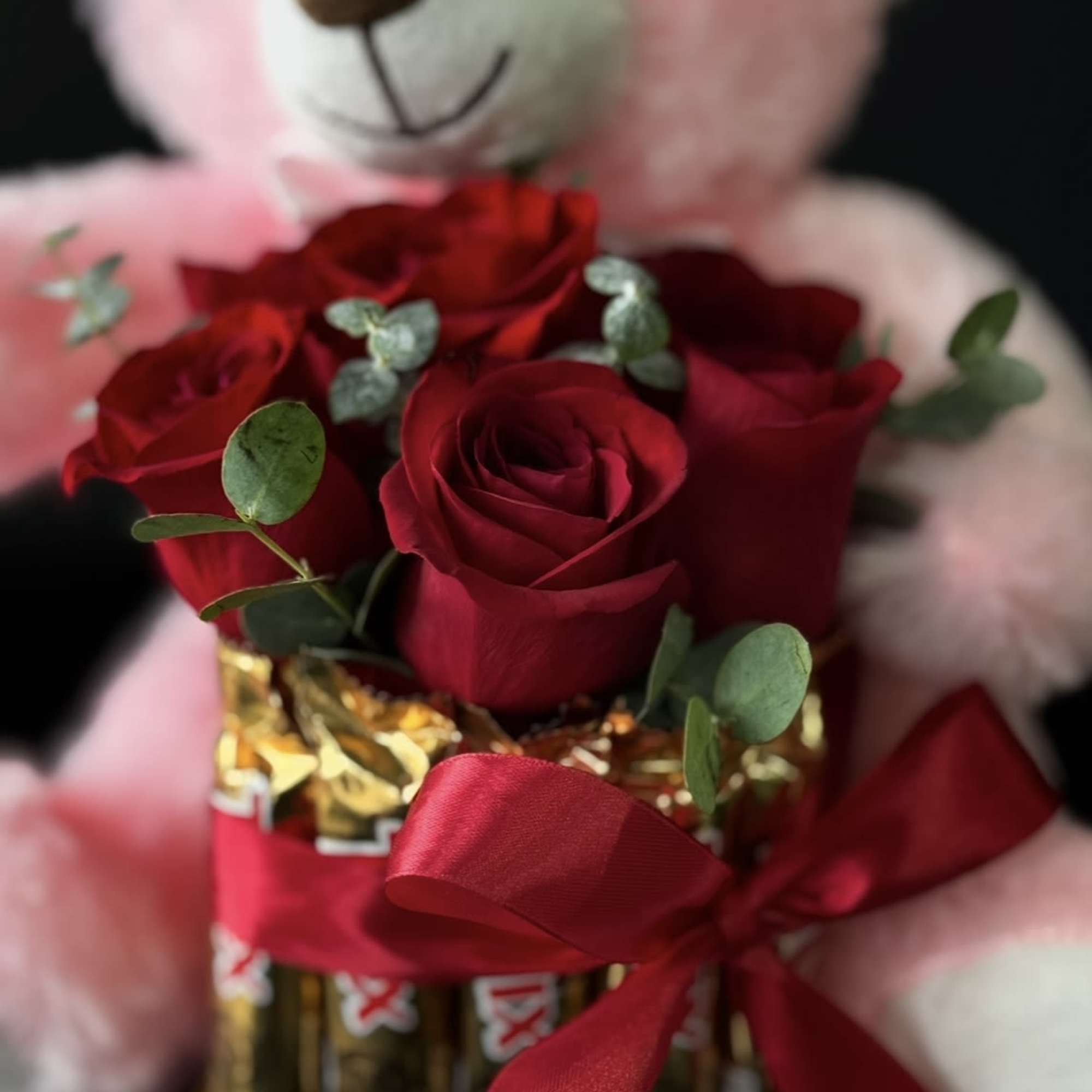 Sweet Love Gift Set is a beautifully curated romantic arrangement that combines