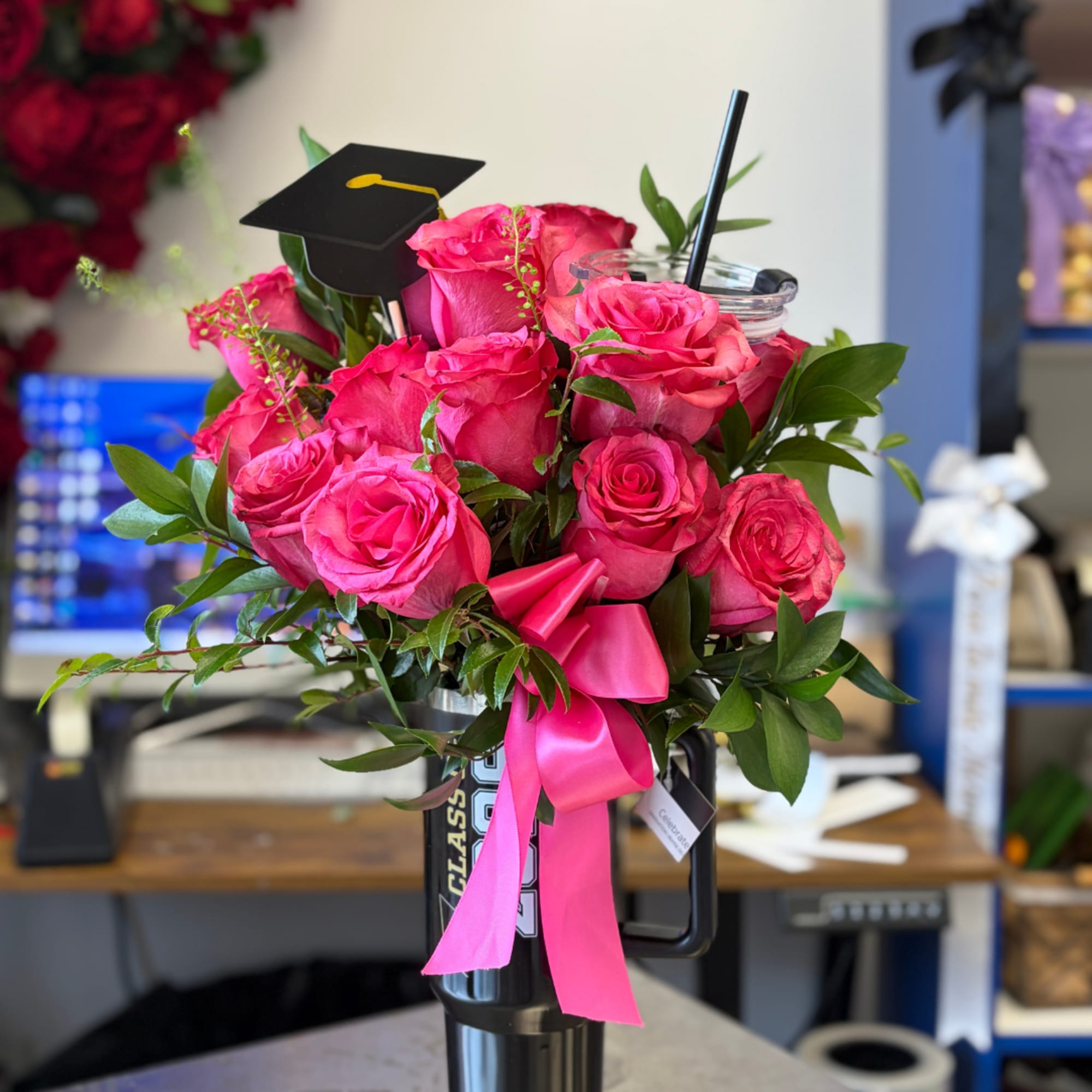 Arreglo con flores para graduaci&oacute;n