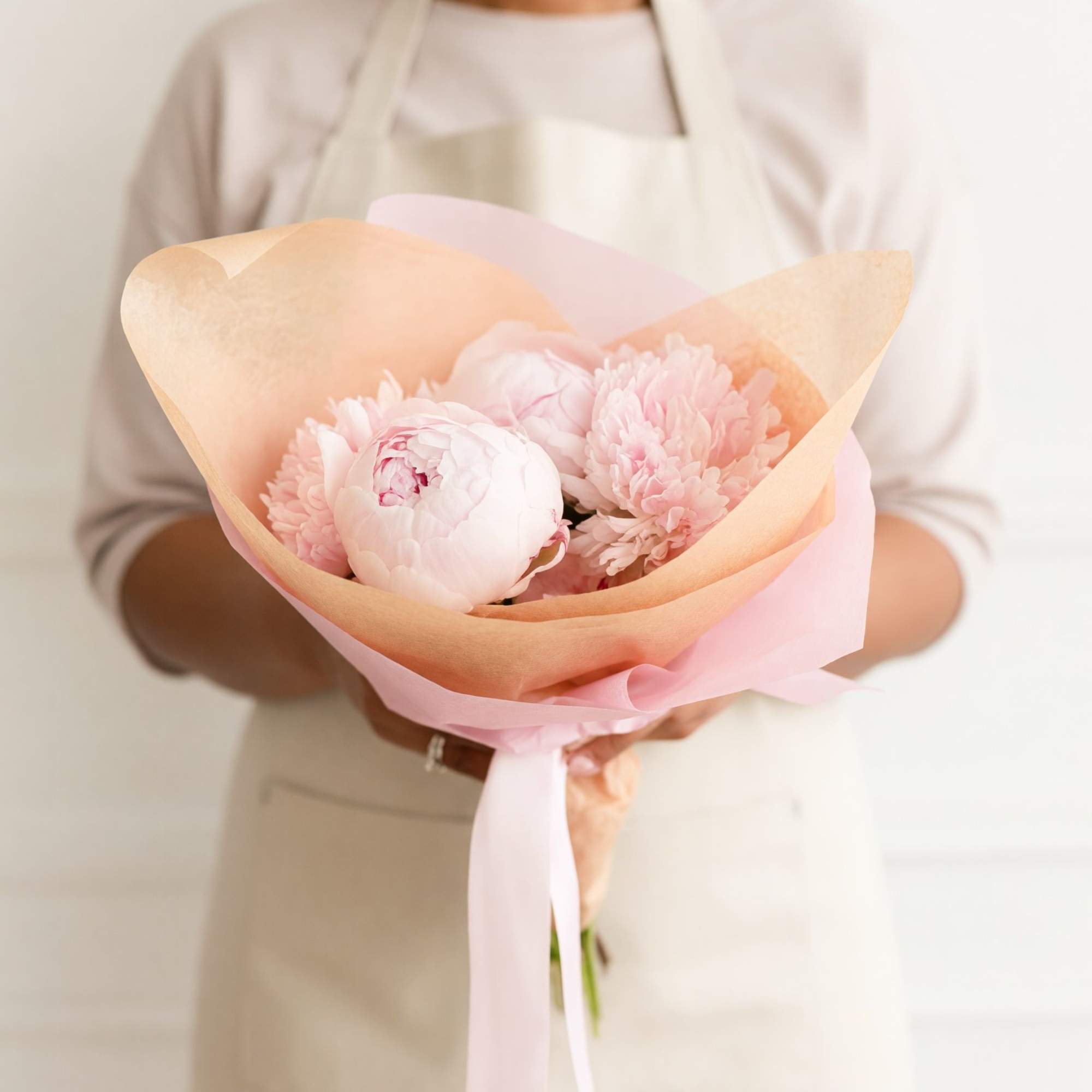 Soft, full peonies beautifully wrapped in our signature style.
A timeless and elegant
