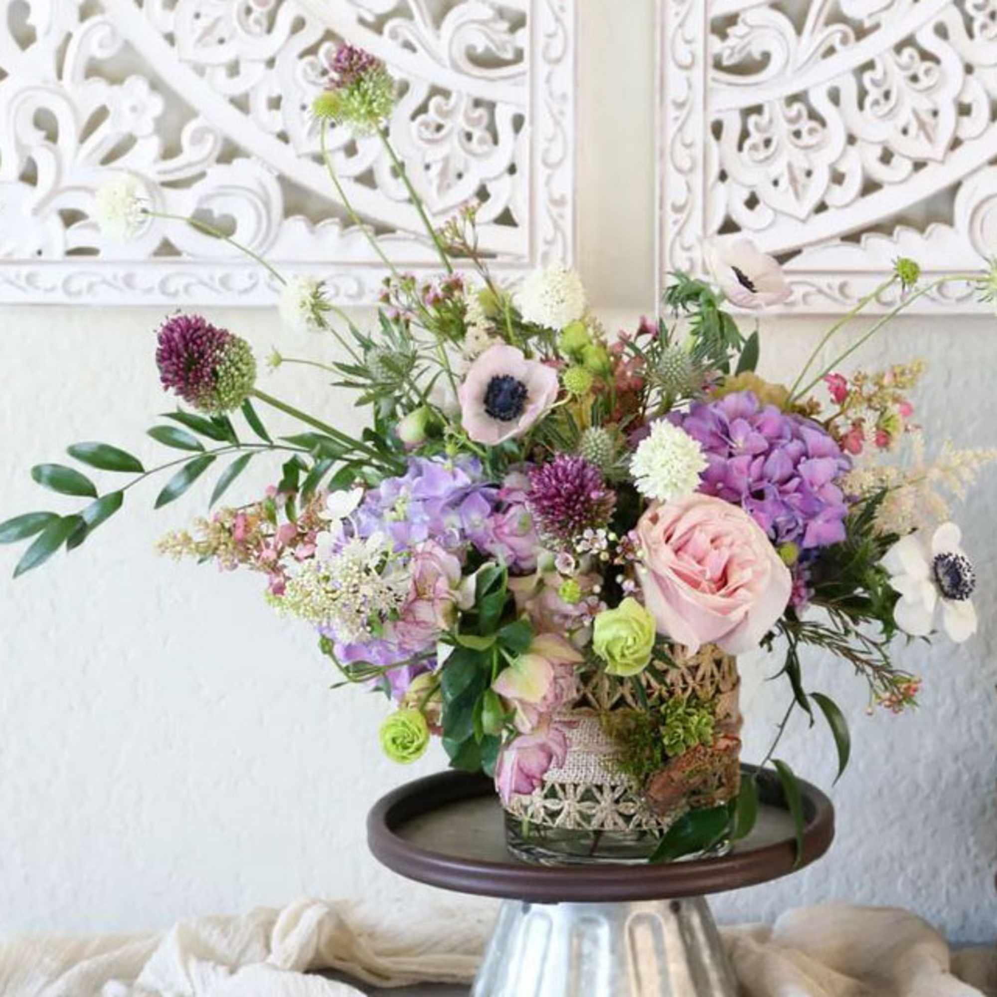 Different shade of purple, lavender, blush to creme assorted special pick bloom