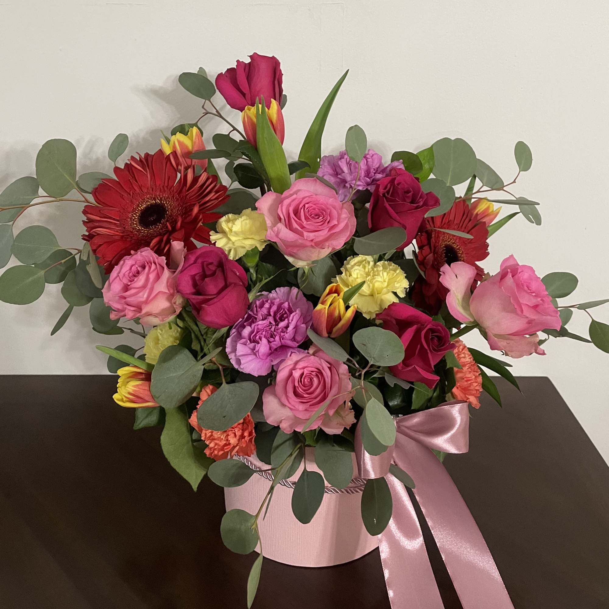 Hermoso arreglo floral un verdadero jard&iacute;n colorido para ti . El color