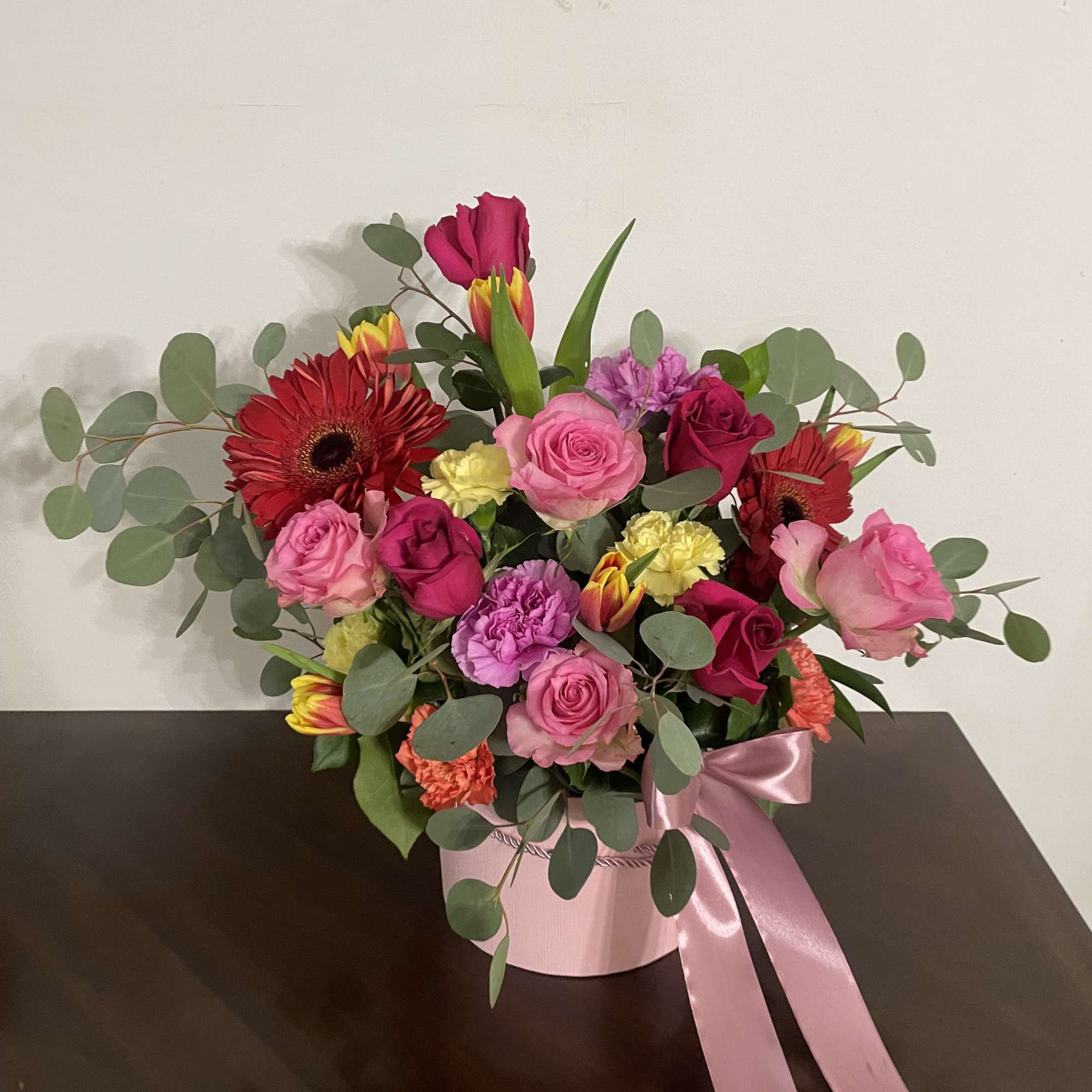 Hermoso arreglo floral un verdadero jard&iacute;n colorido para ti . El color