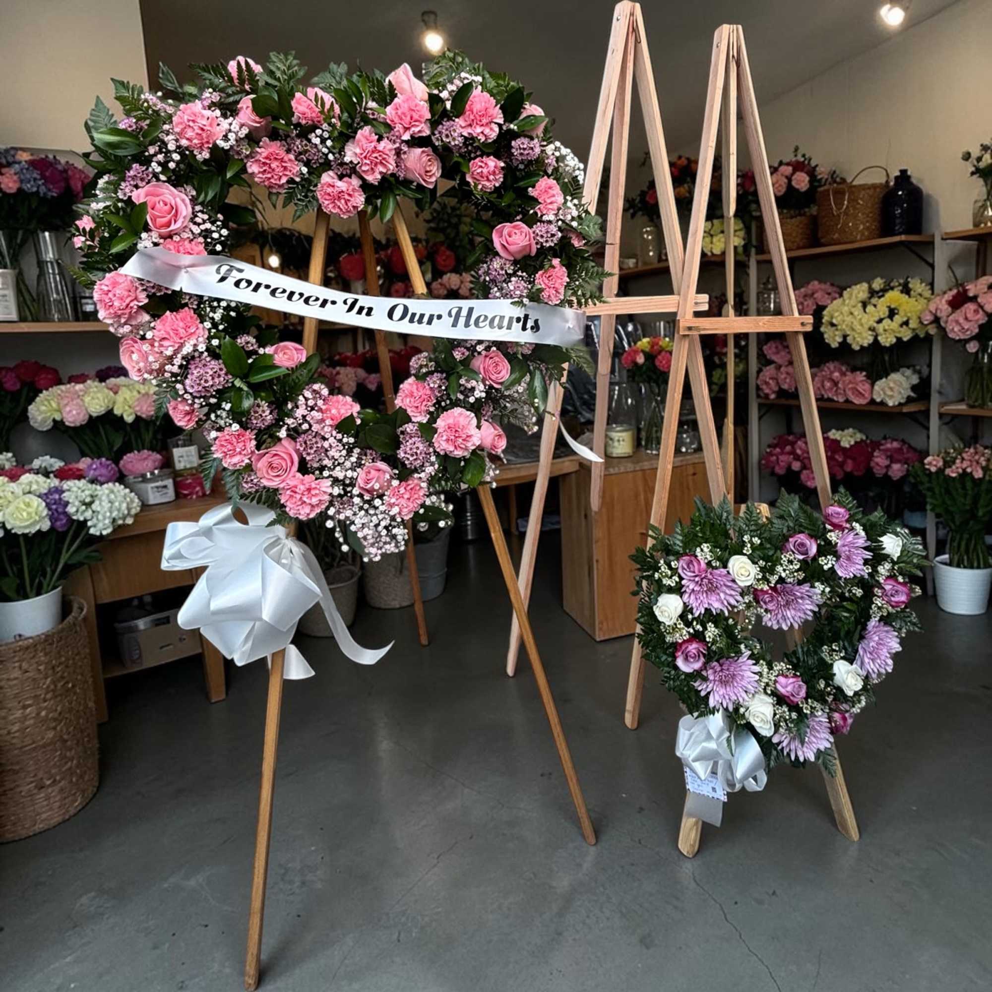 pink roses with carnations 