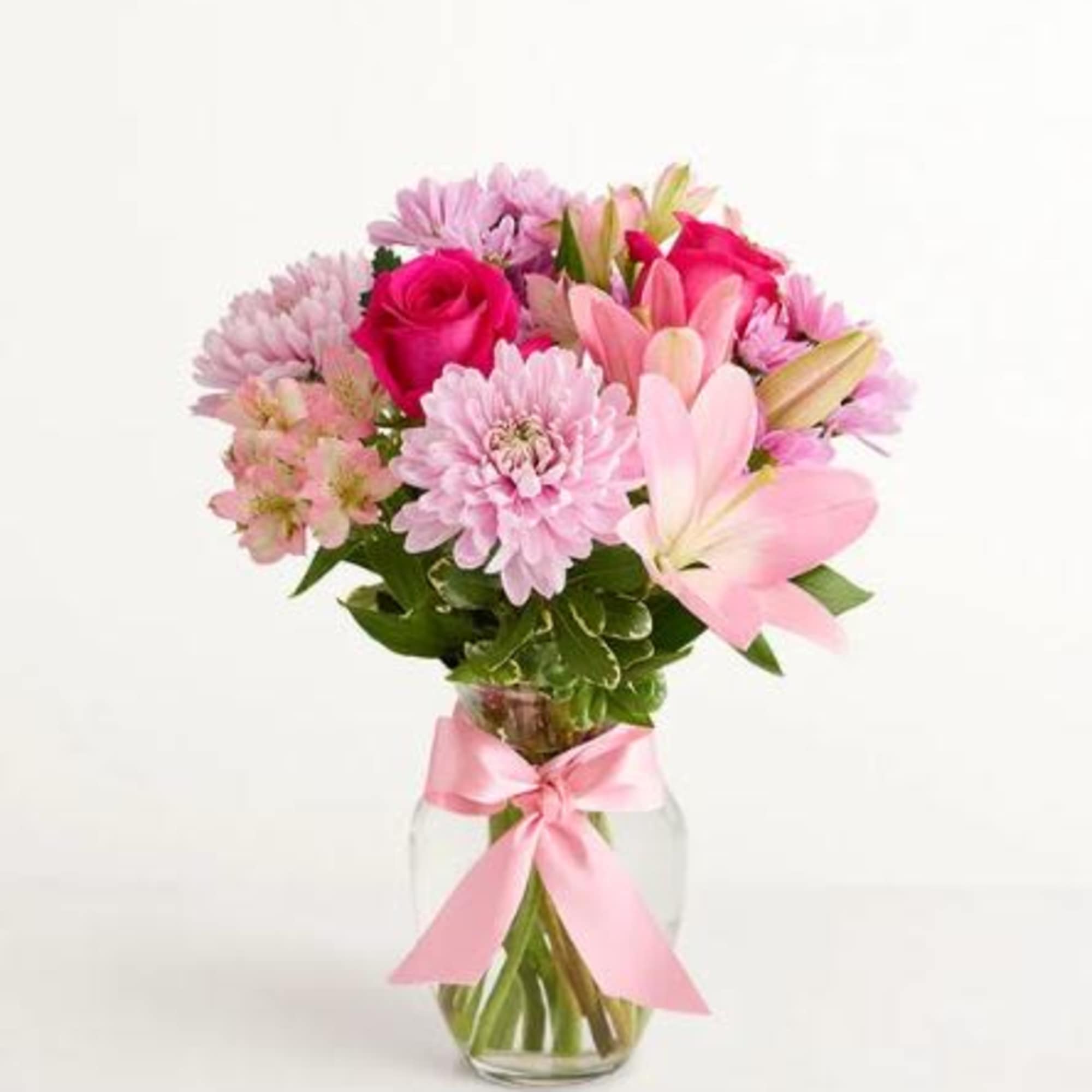  Pet Friendly?
No . This arrangement contains Lilies, which are highly toxic