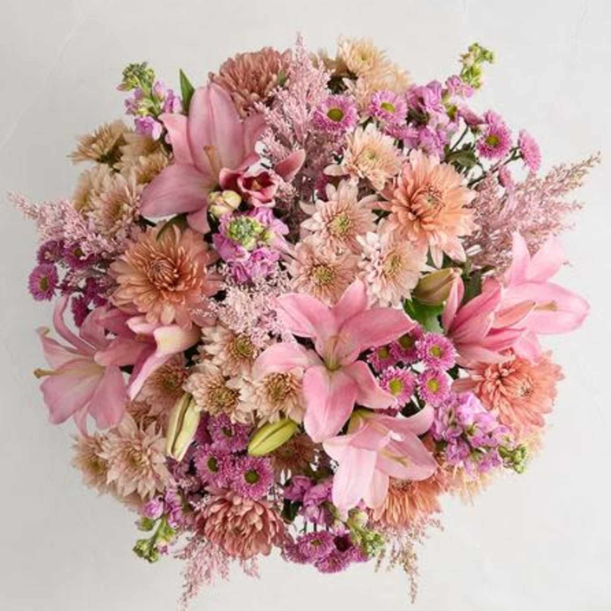  Pet Friendly?
No This arrangement contains Lilies, which are highly toxic to