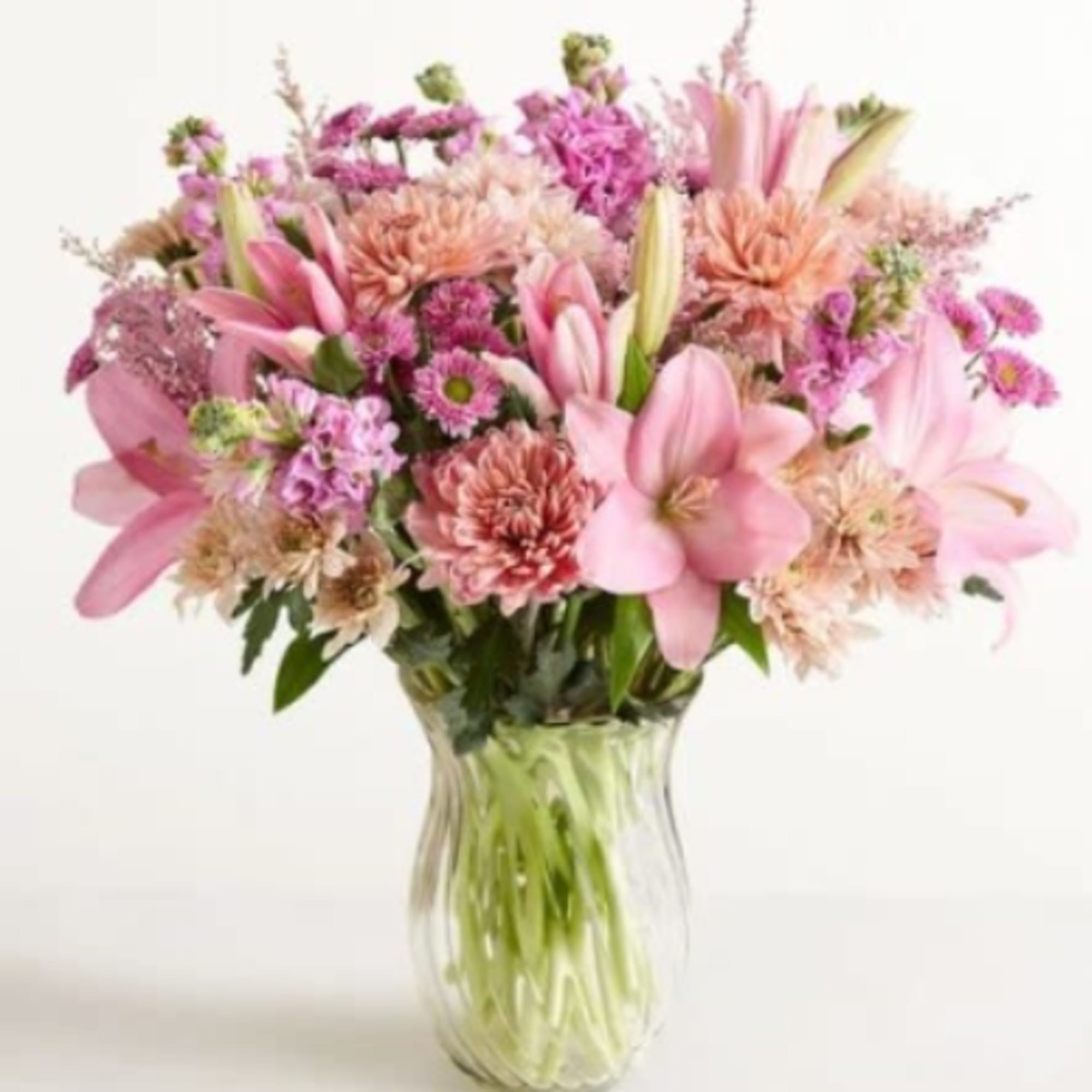 Pet Friendly?
No This arrangement contains Lilies, which are highly toxic to