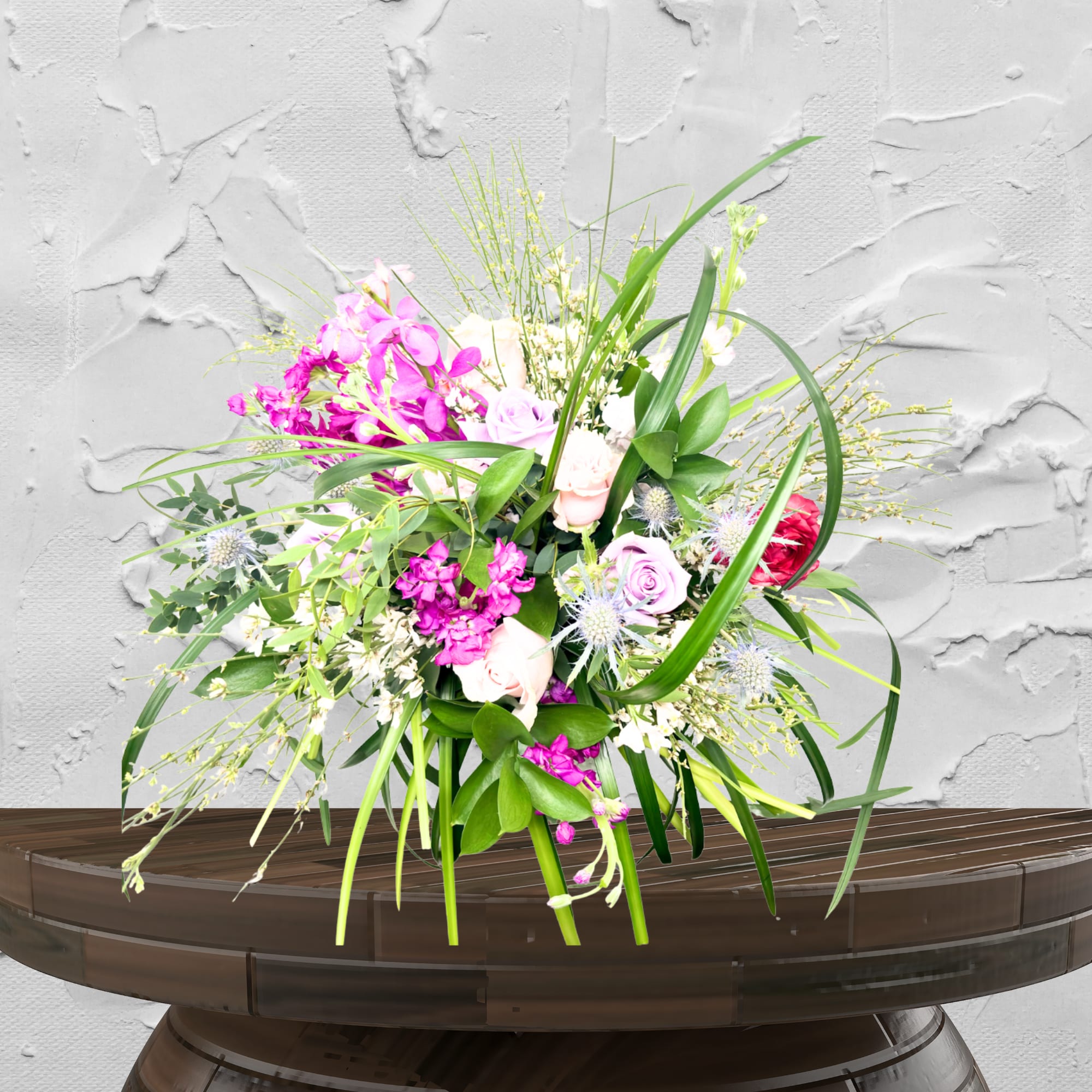 Artisan Craftsmanship. Organic Movement. .

Experience the timeless elegance of the European Hand-Tied