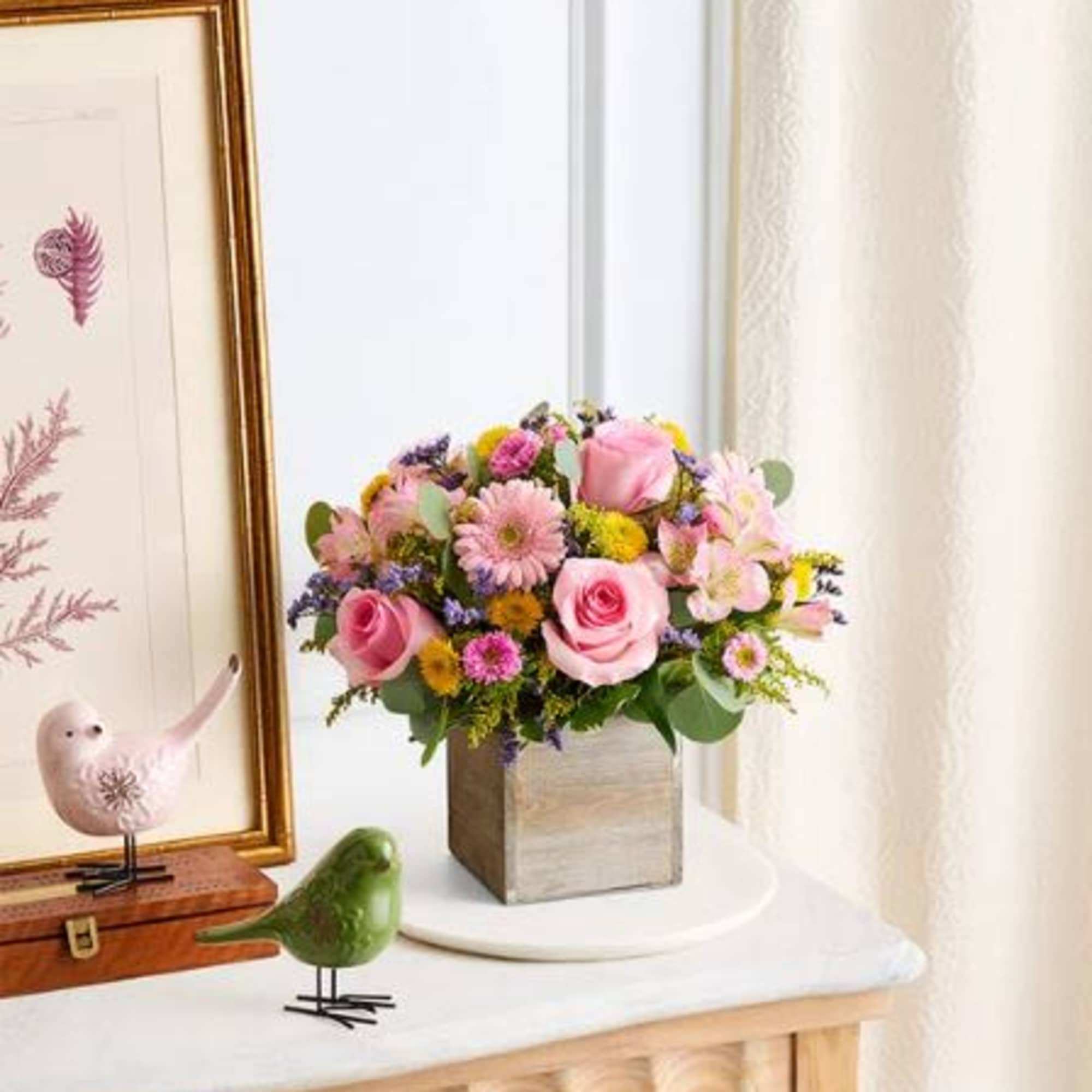  Pet Friendly?
No
This arrangement includes eucalyptus and chrysanthemums/daisies, which are not safe