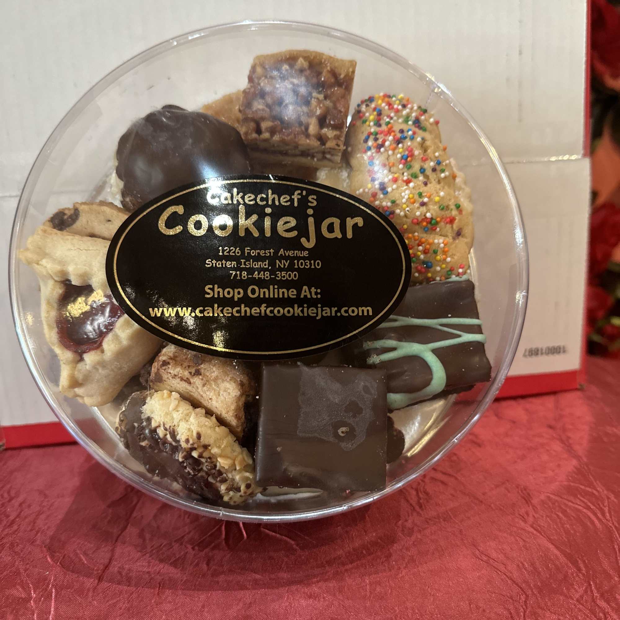 Add a sweet finishing touch to your floral gift with our irresistible