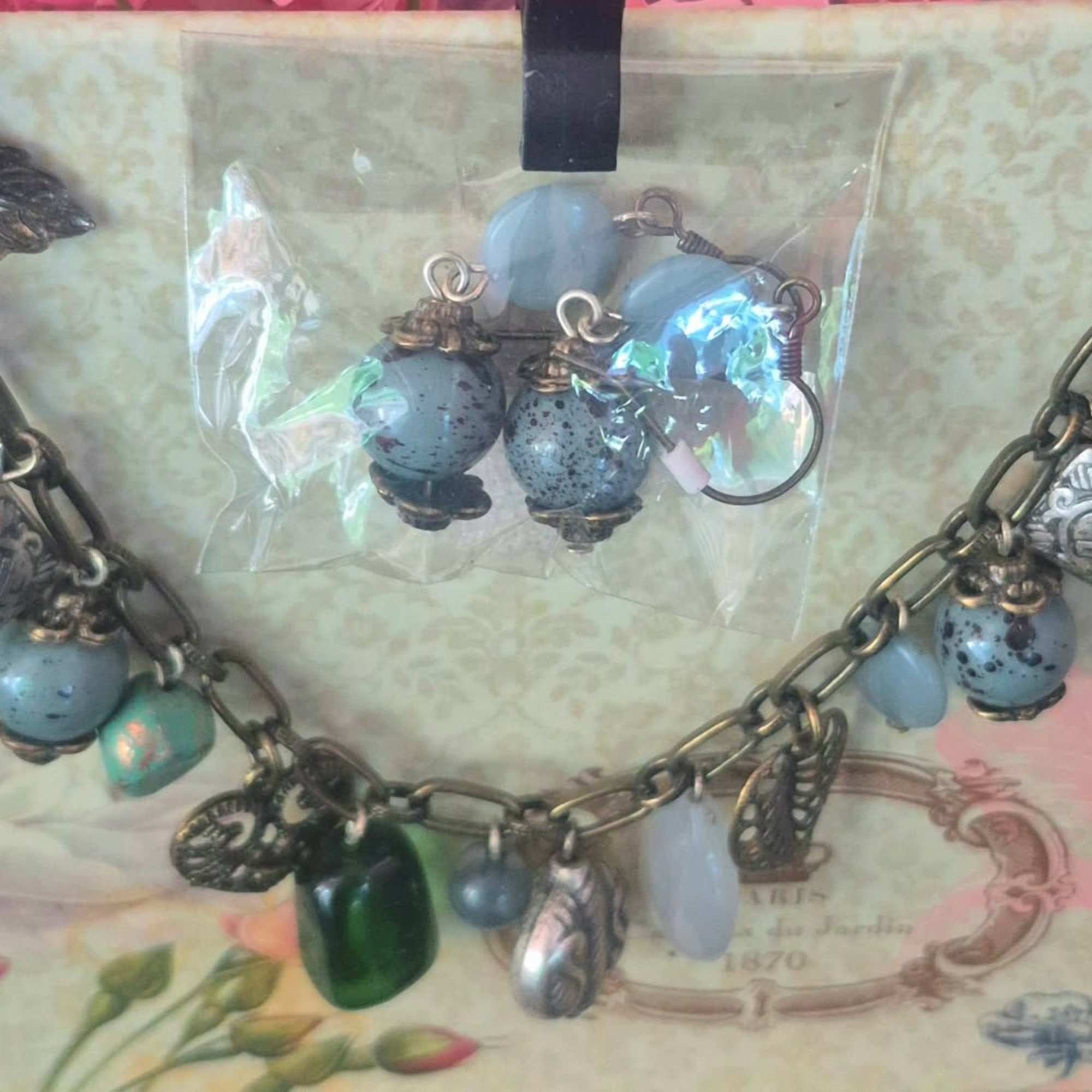 So thoughtful and full of surprises, the gift set is full of