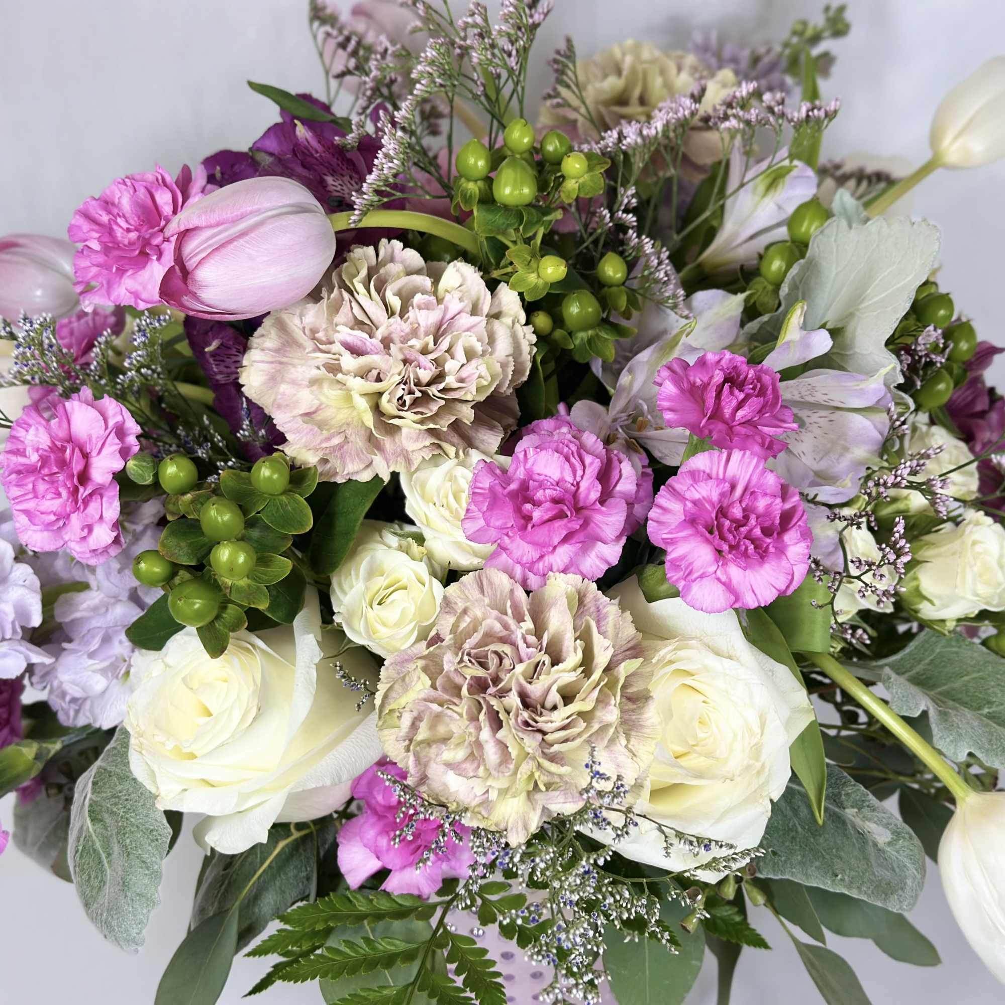 This Leary's Flowers exclusive design brings all the charm of a cottage