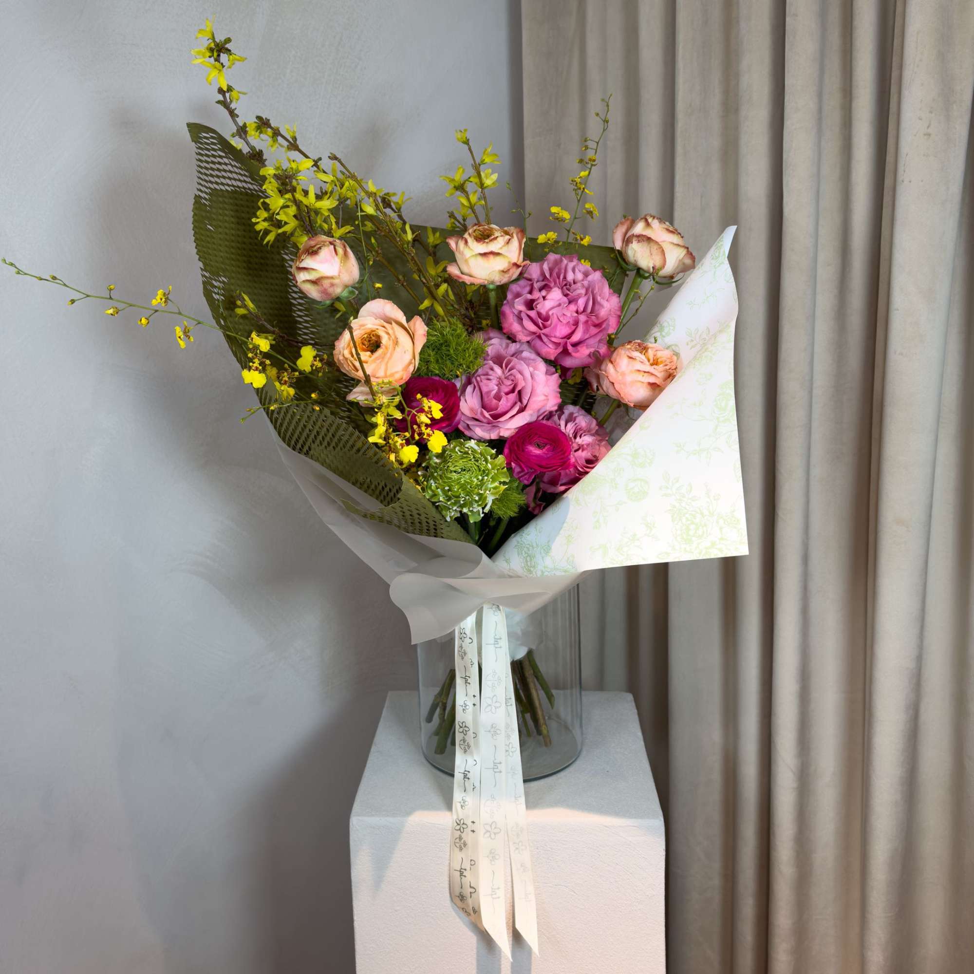 Maeum (마음) - a bouquet guided by feeling and intuition.

- Each arrangement