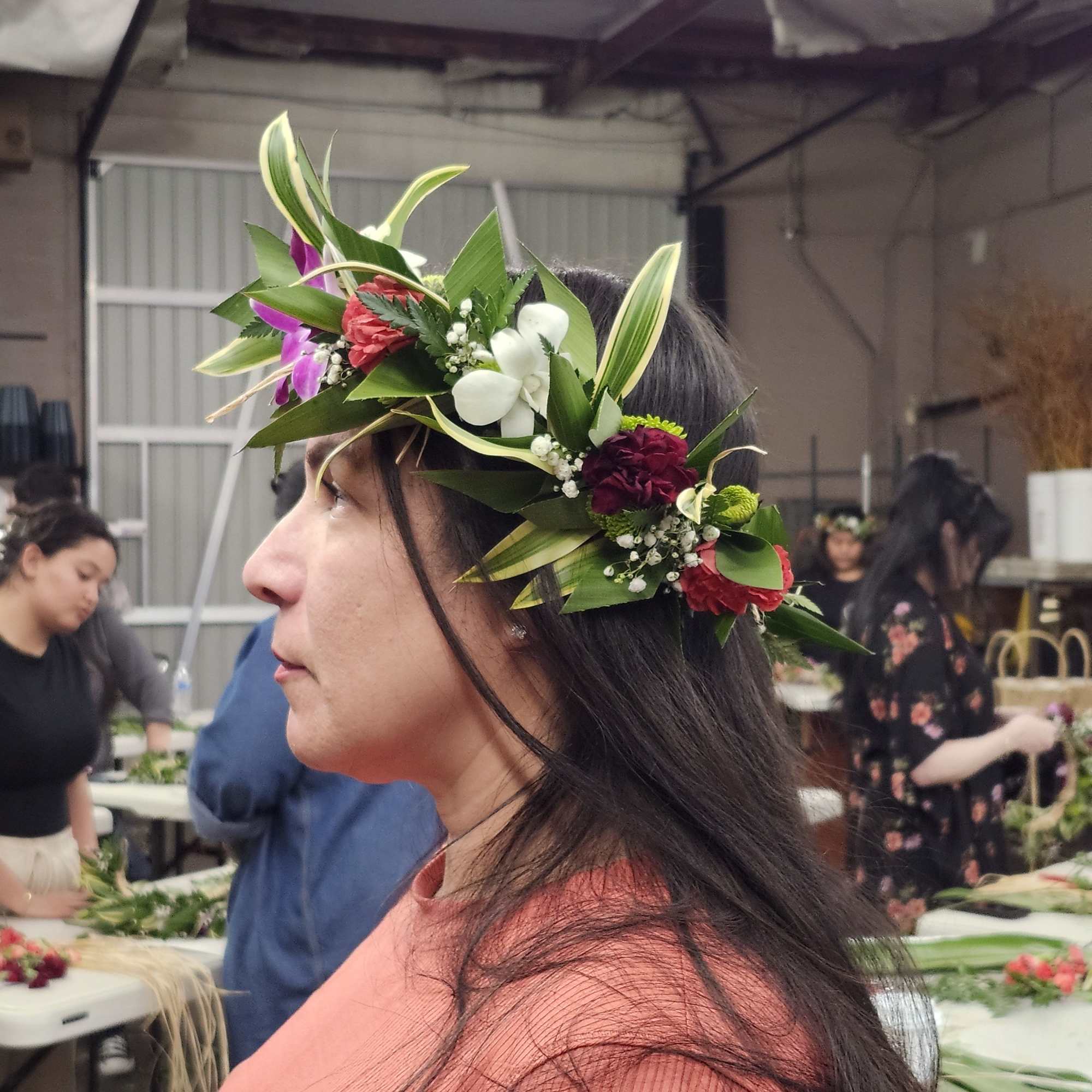 Lei made custom to customers occasion.  Price will be determined on