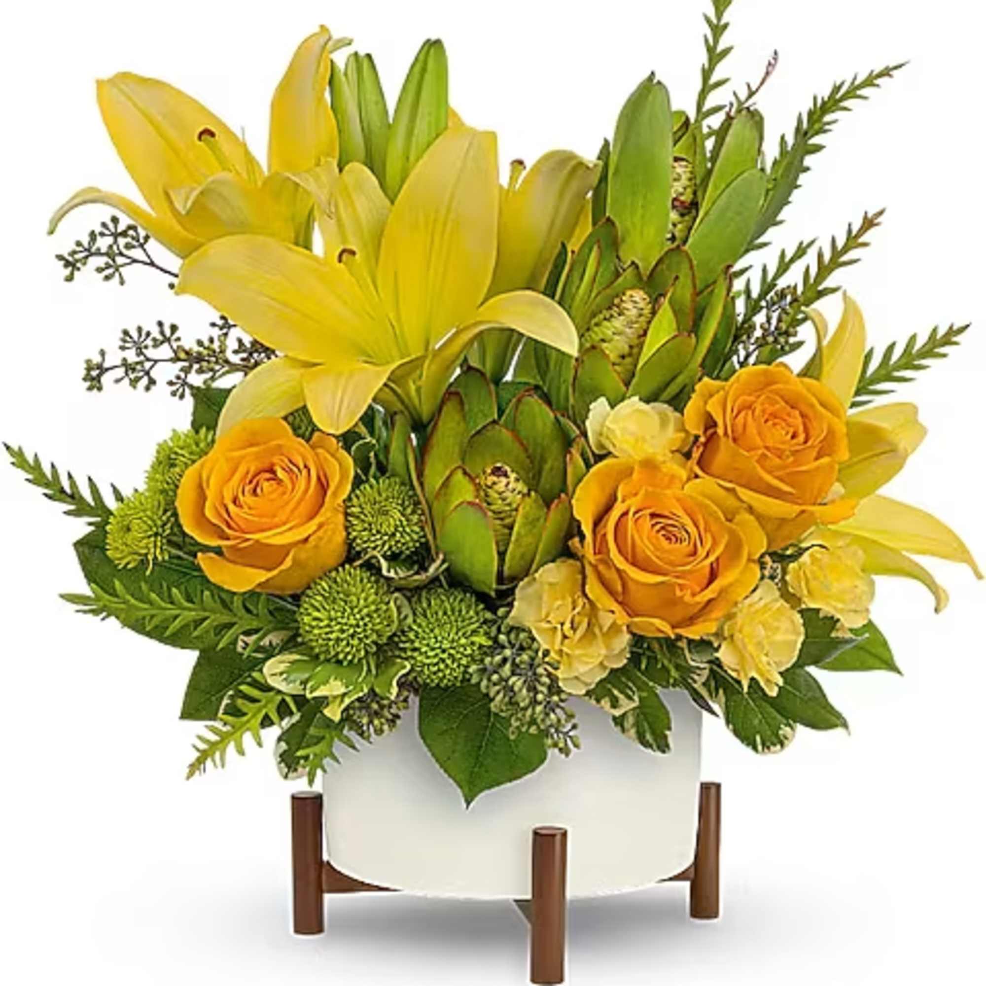 A chic burst of sunshine! This golden lily bouquet brings cheerful style