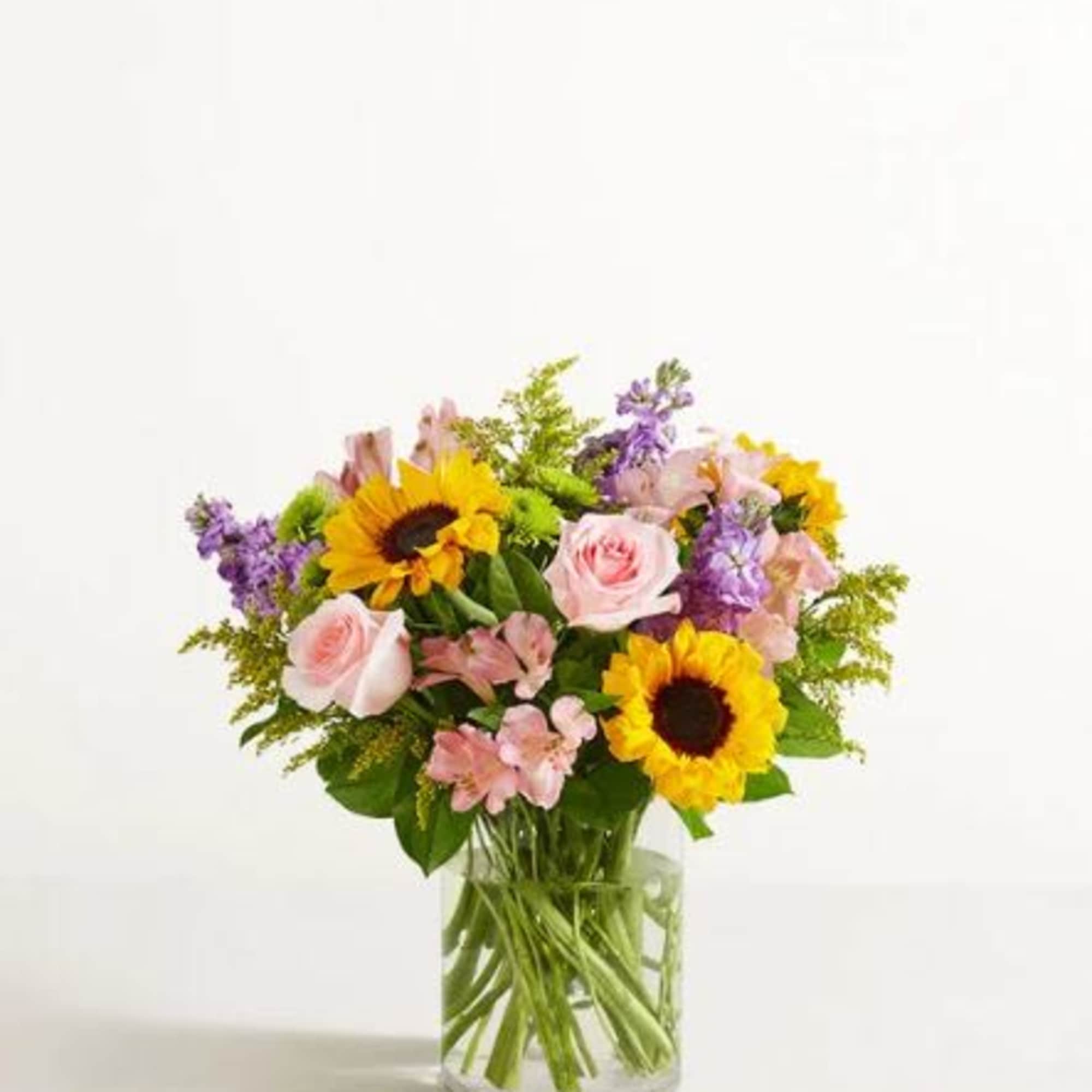  Pet Friendly?
No . While roses and alstroemeria are generally safer, the