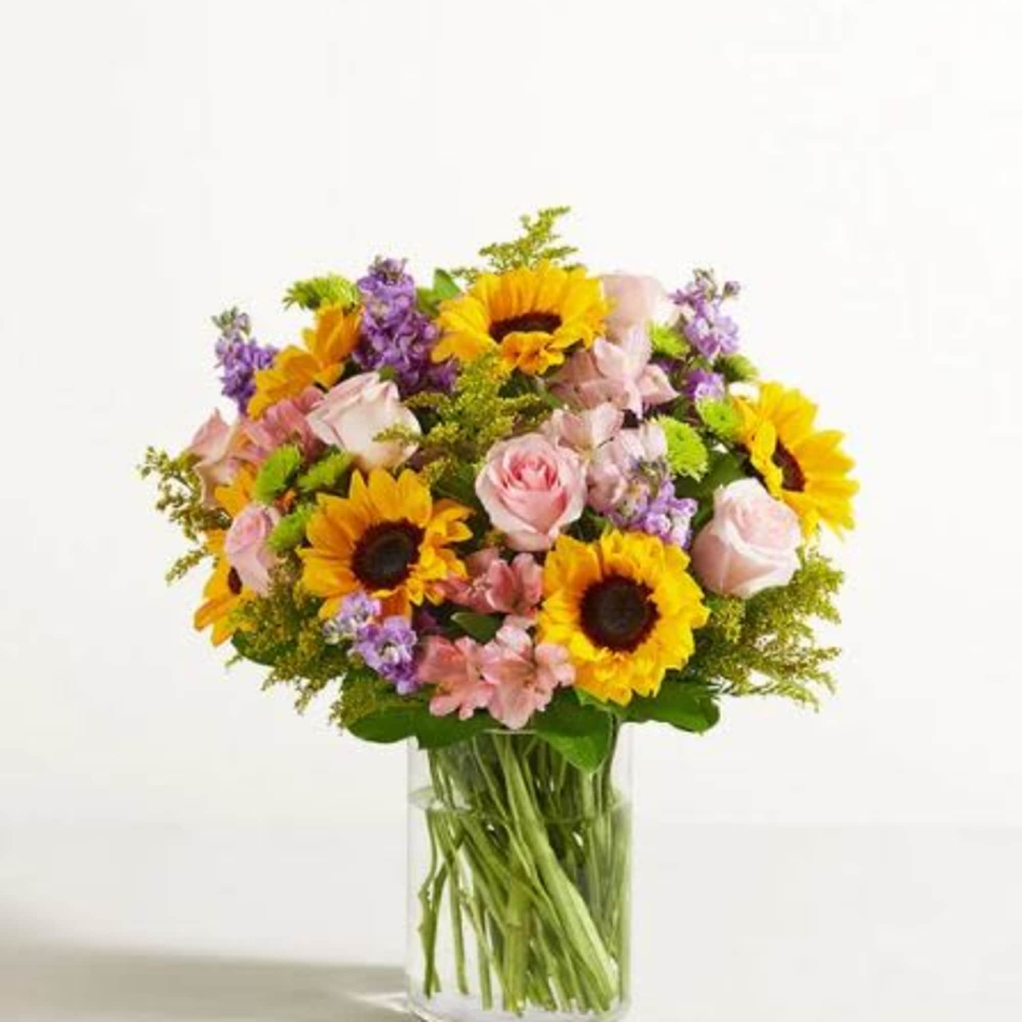  Pet Friendly?
No . While roses and alstroemeria are generally safer, the