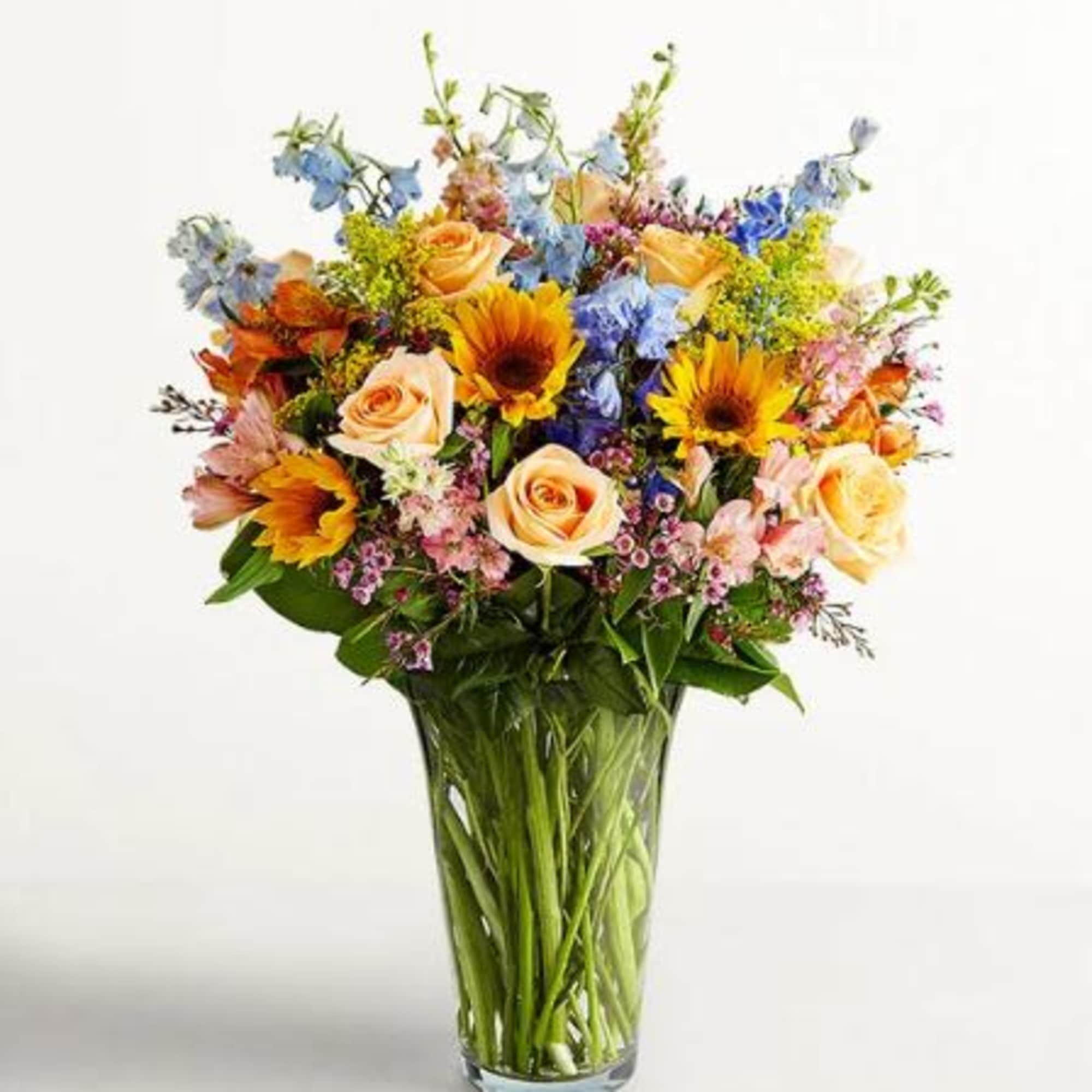  Pet Friendly?
NO While roses and sunflowers are generally safe, Alstroemeria can