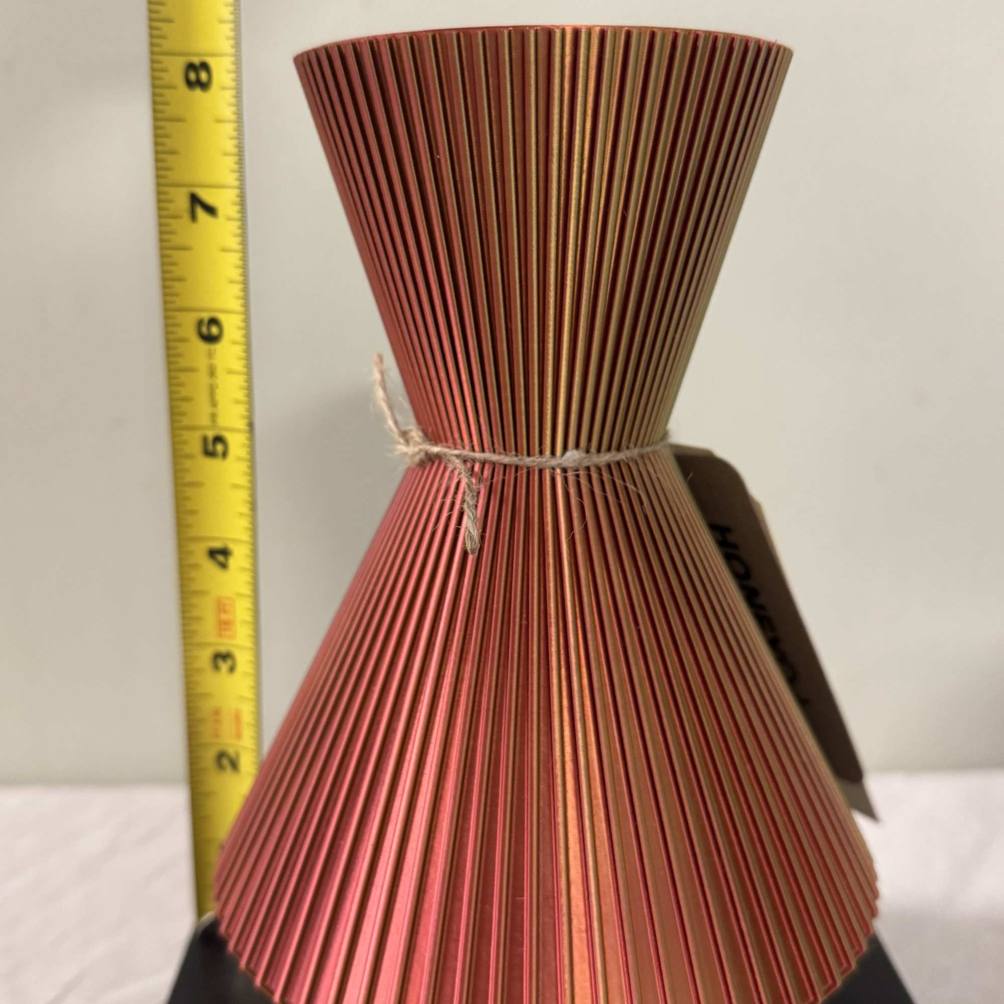 This product is manufactured using 3D printing, an energy-efficient process that enables