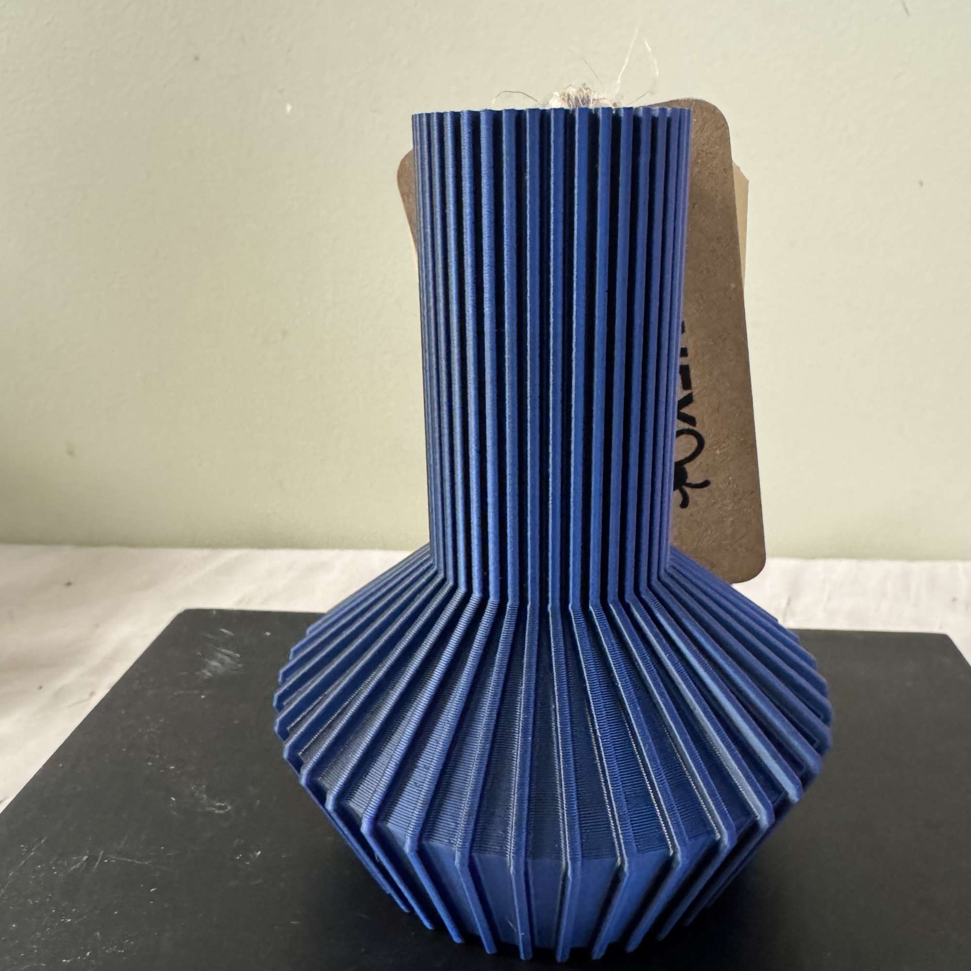 This product is manufactured using 3D printing, an energy-efficient process that enables