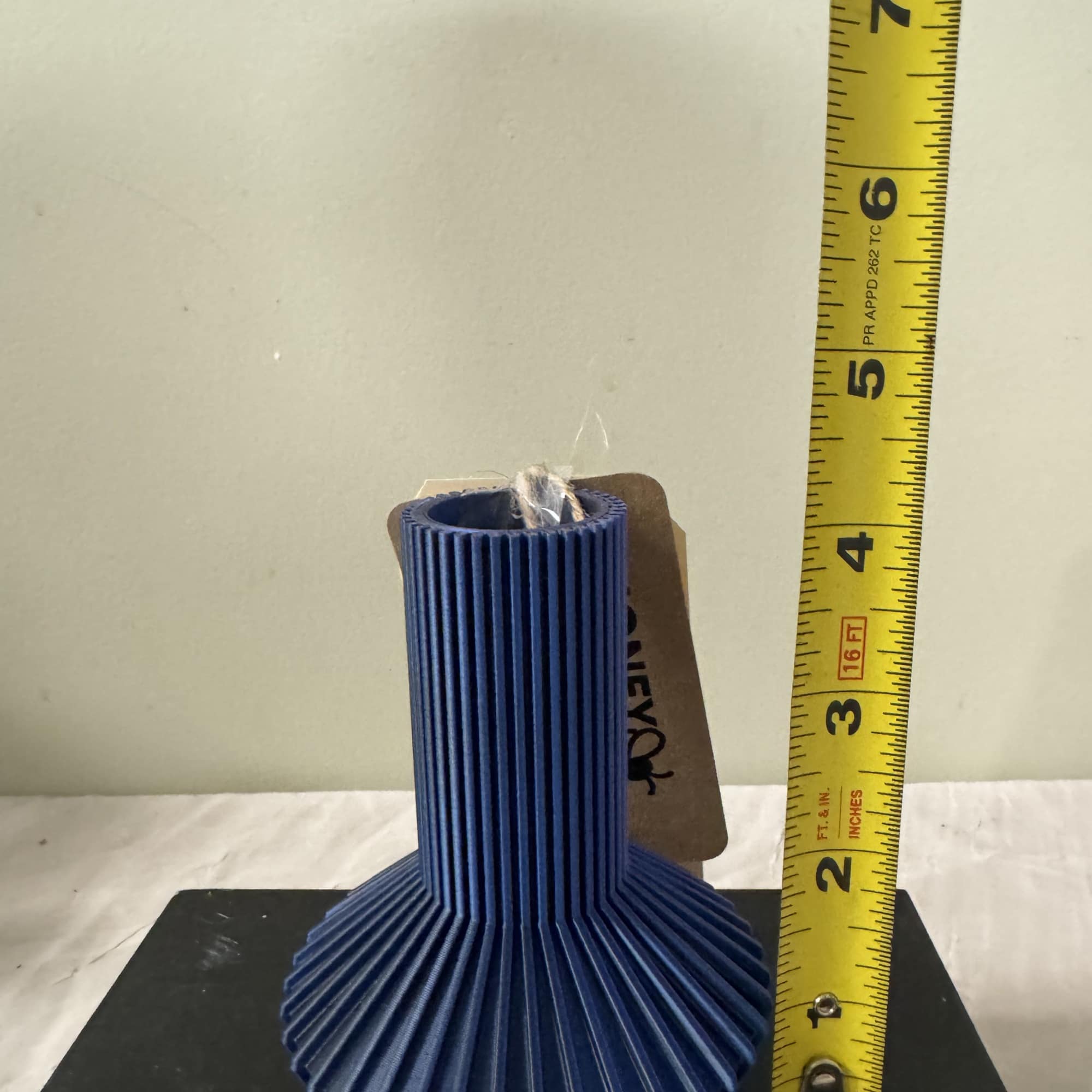 This product is manufactured using 3D printing, an energy-efficient process that enables