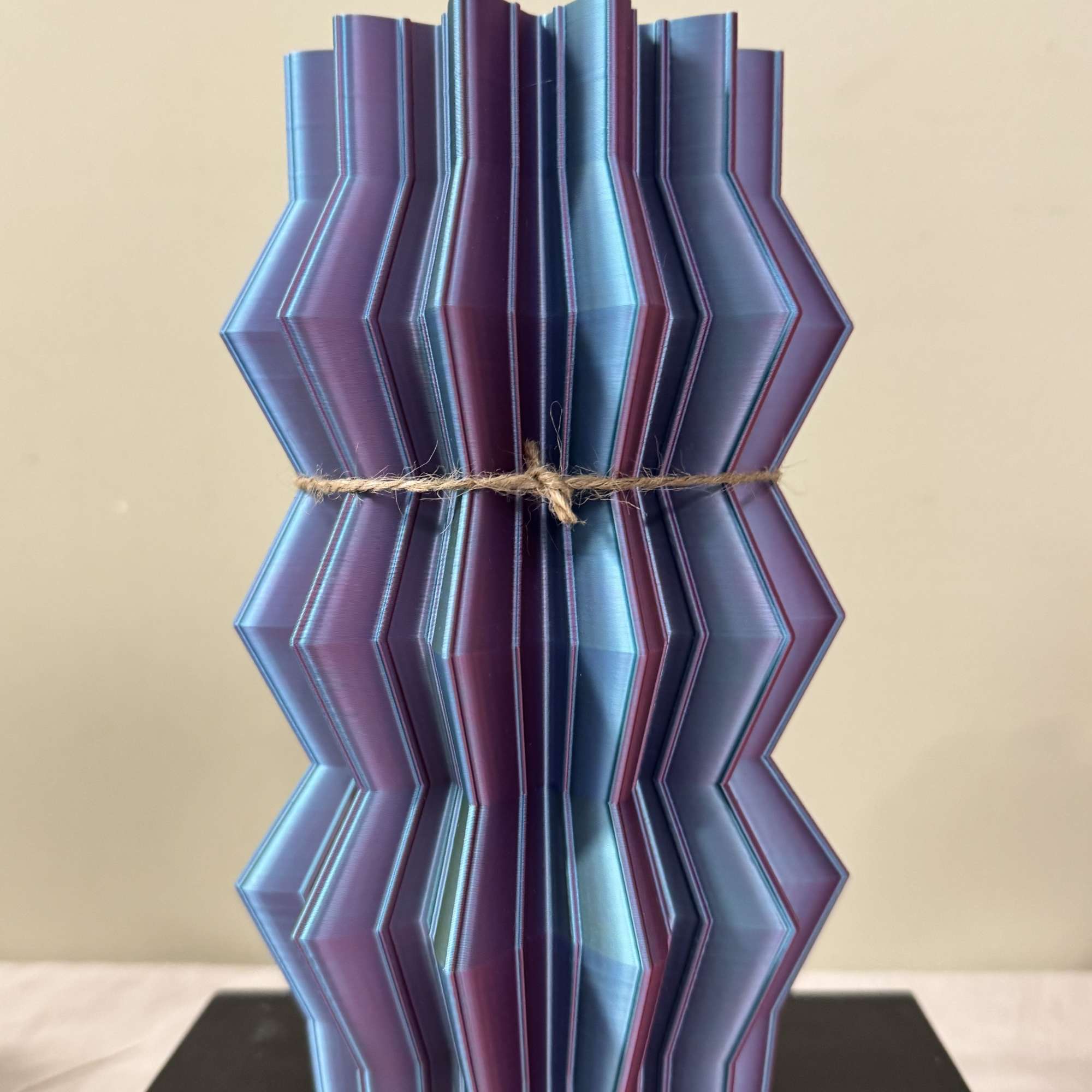 This product is manufactured using 3D printing, an energy-efficient process that enables