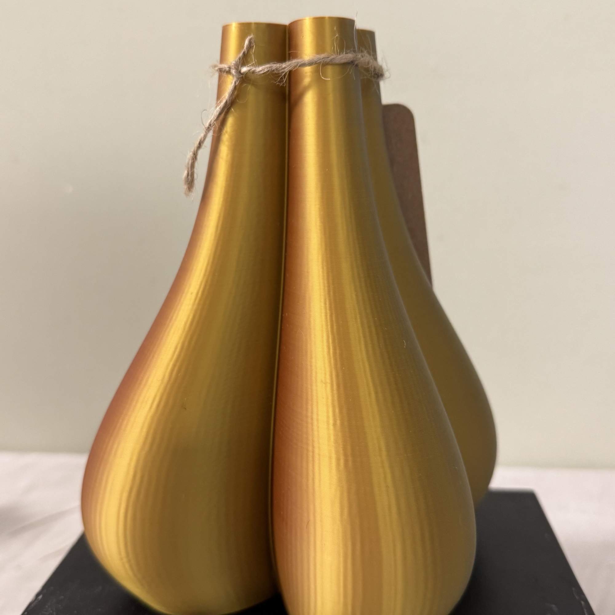 This product is manufactured using 3D printing, an energy-efficient process that enables