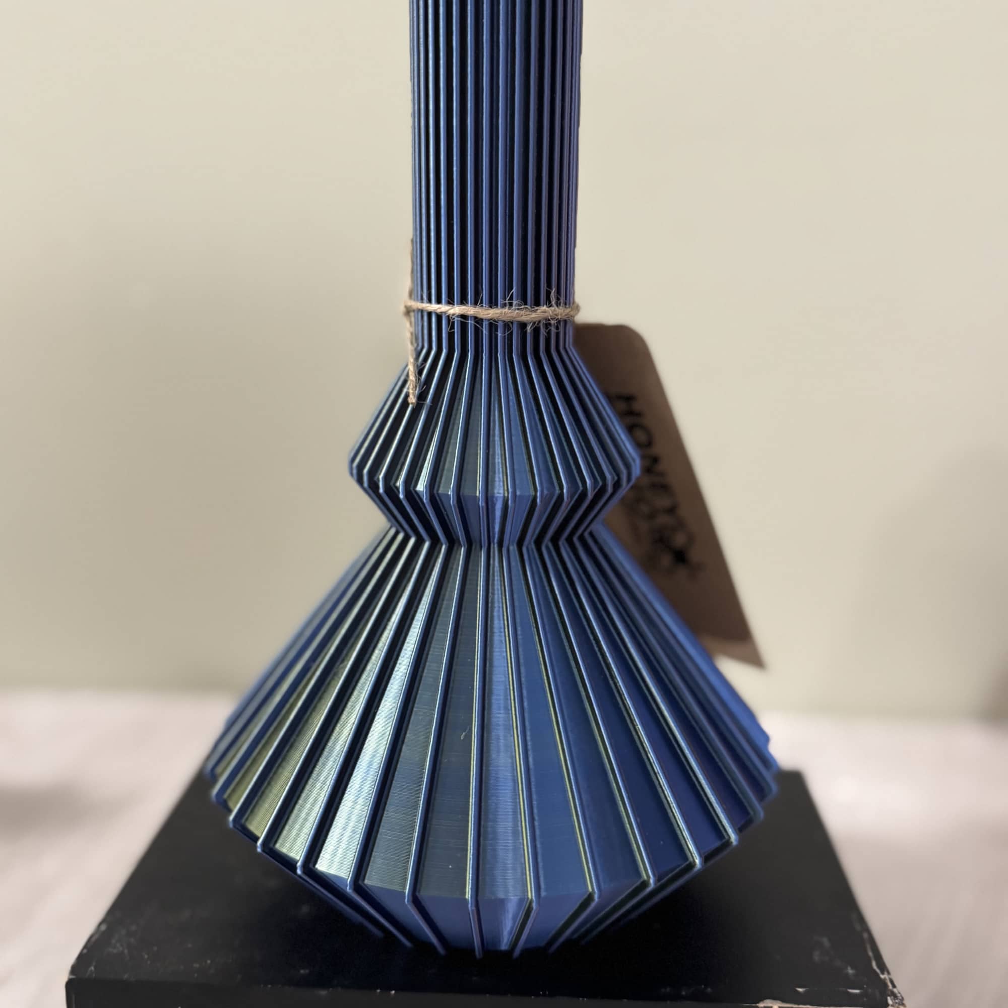 This product is manufactured using 3D printing, an energy-efficient process that enables