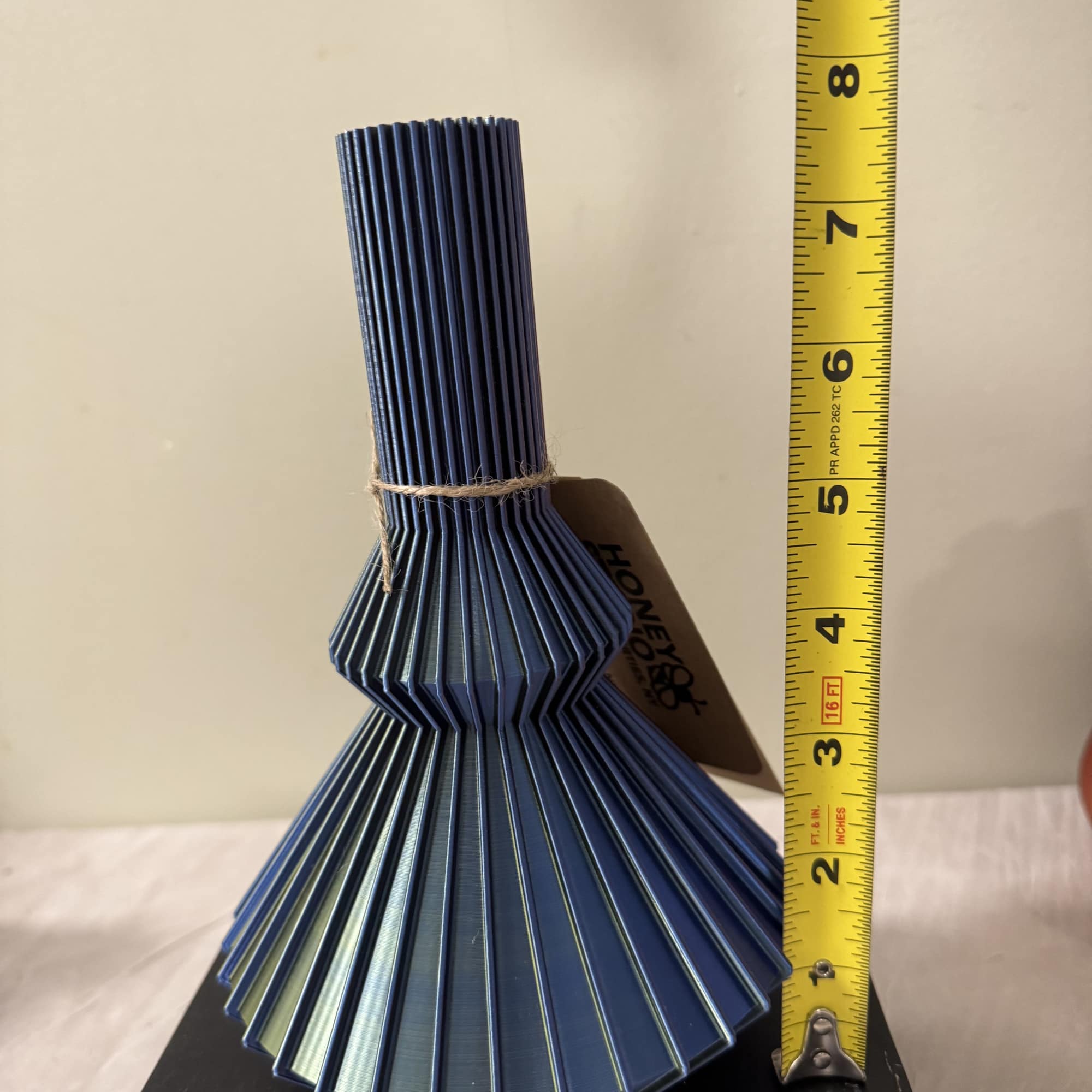 This product is manufactured using 3D printing, an energy-efficient process that enables