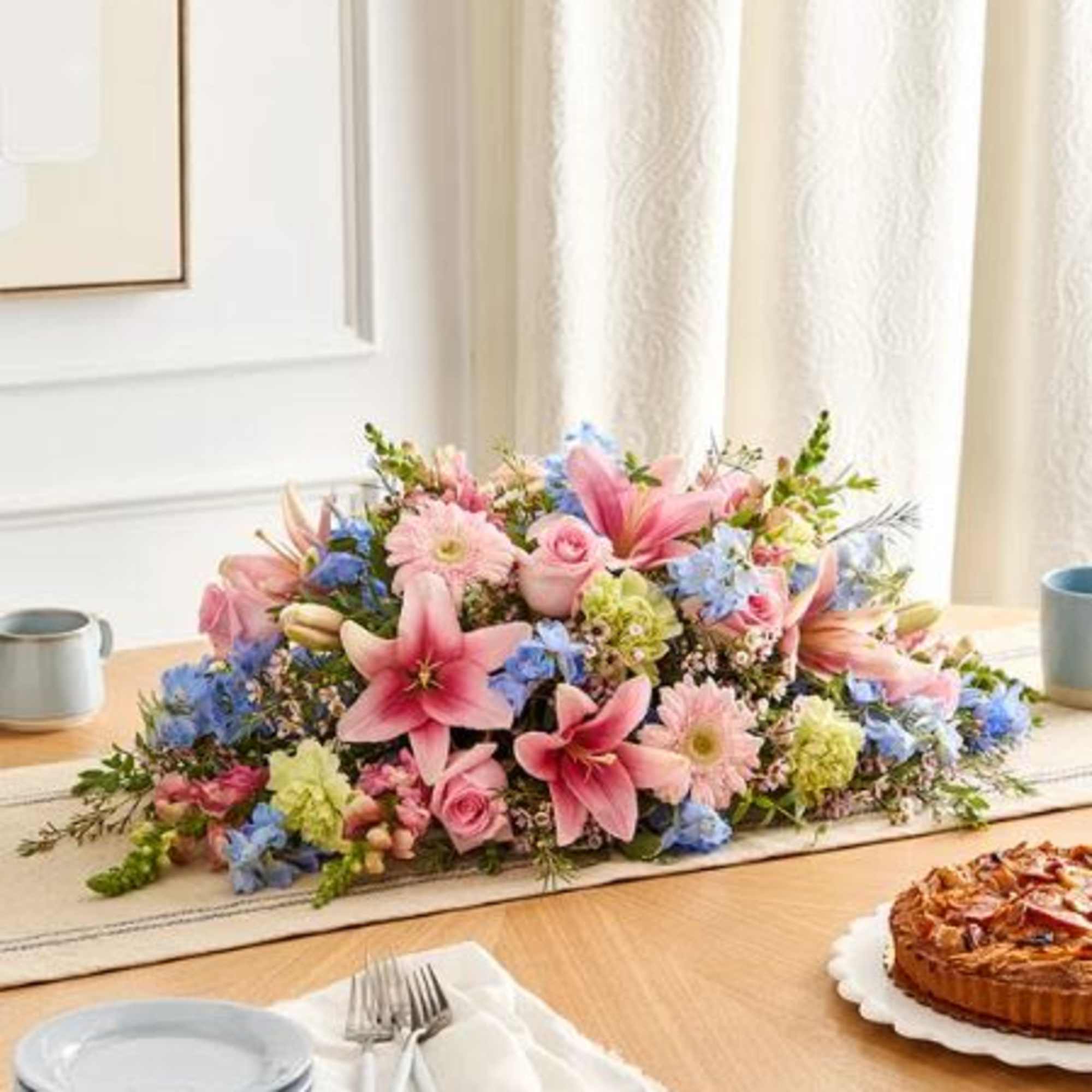  Pet Friendly?
No This arrangement contains Oriental Lilies, which are highly toxic