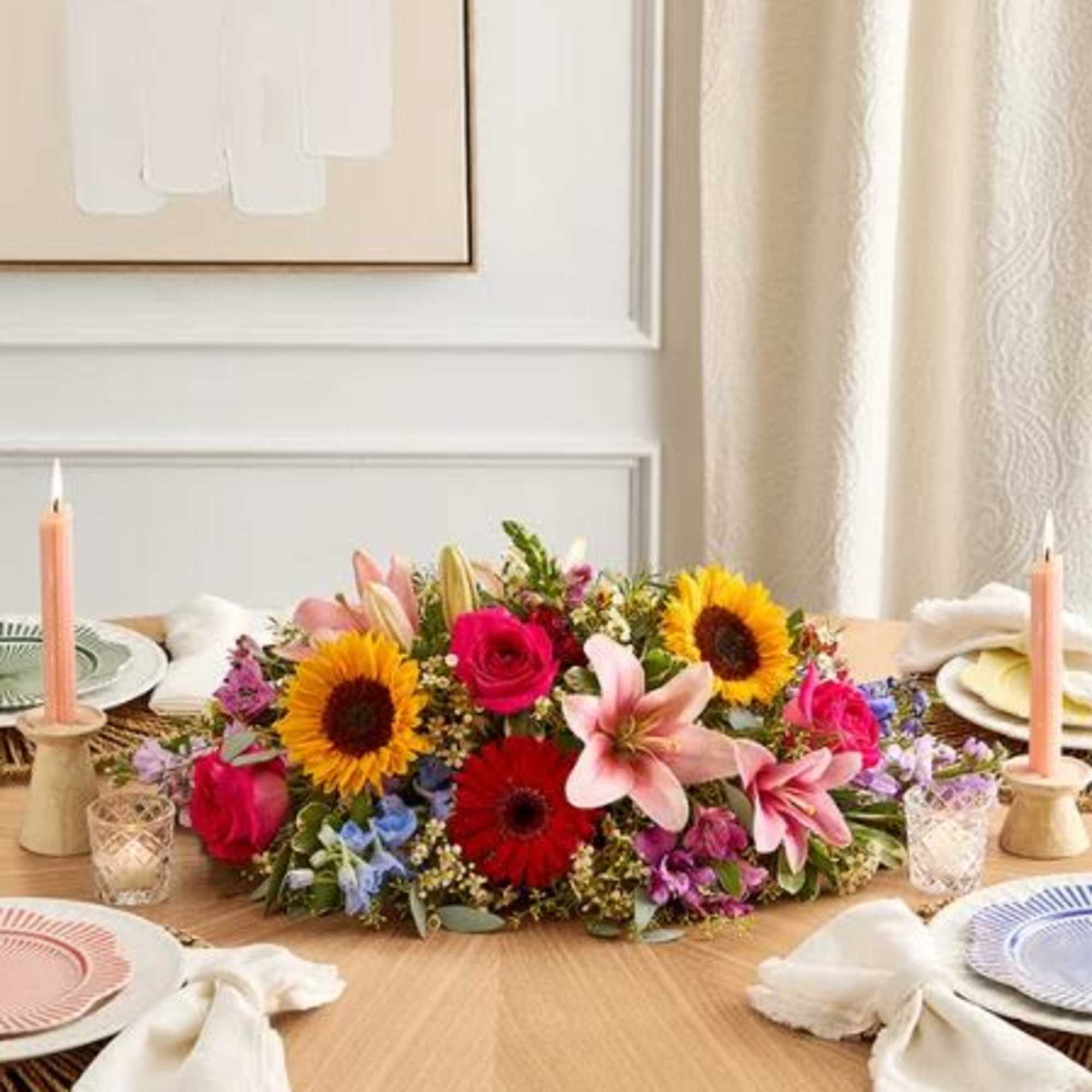  Pet Friendly?
No This arrangement contains lilies, which are highly toxic to